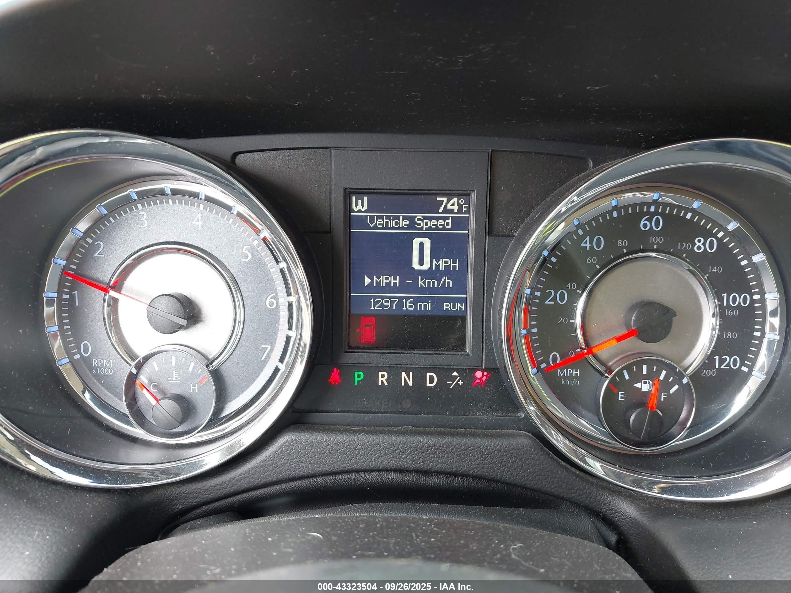 CHRYSLER TOWN image 7