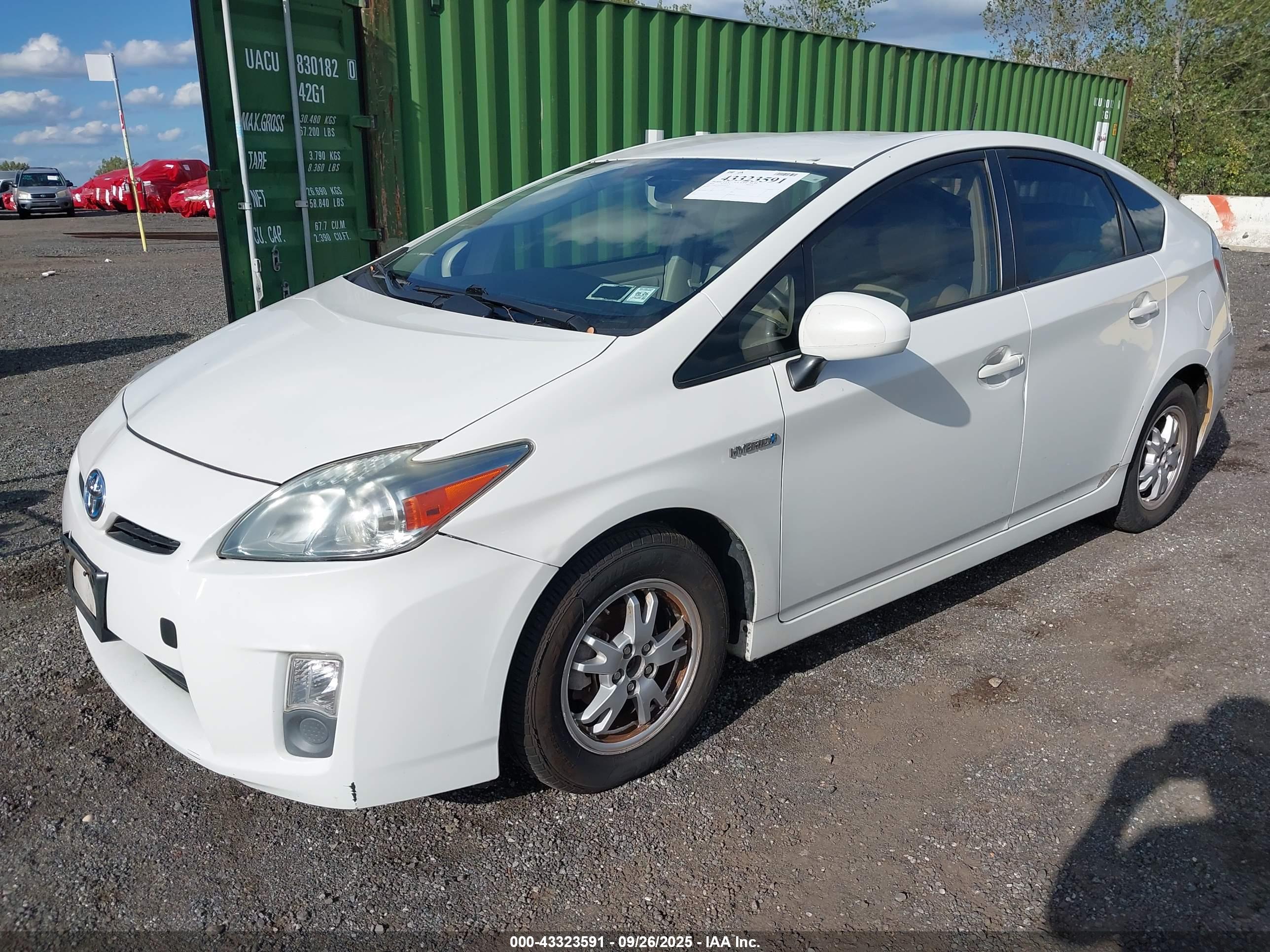 TOYOTA PRIUS image 2
