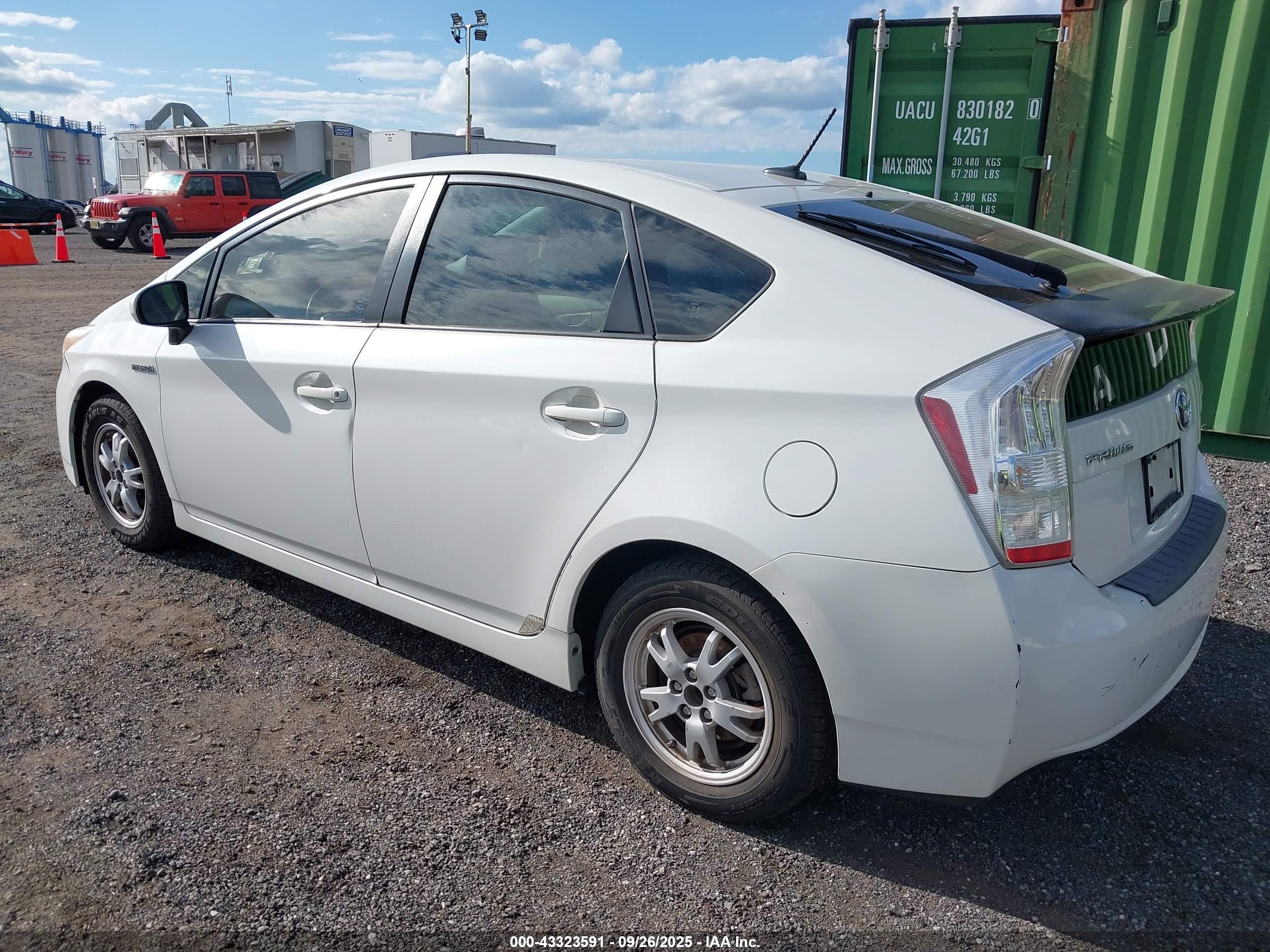 TOYOTA PRIUS image 3