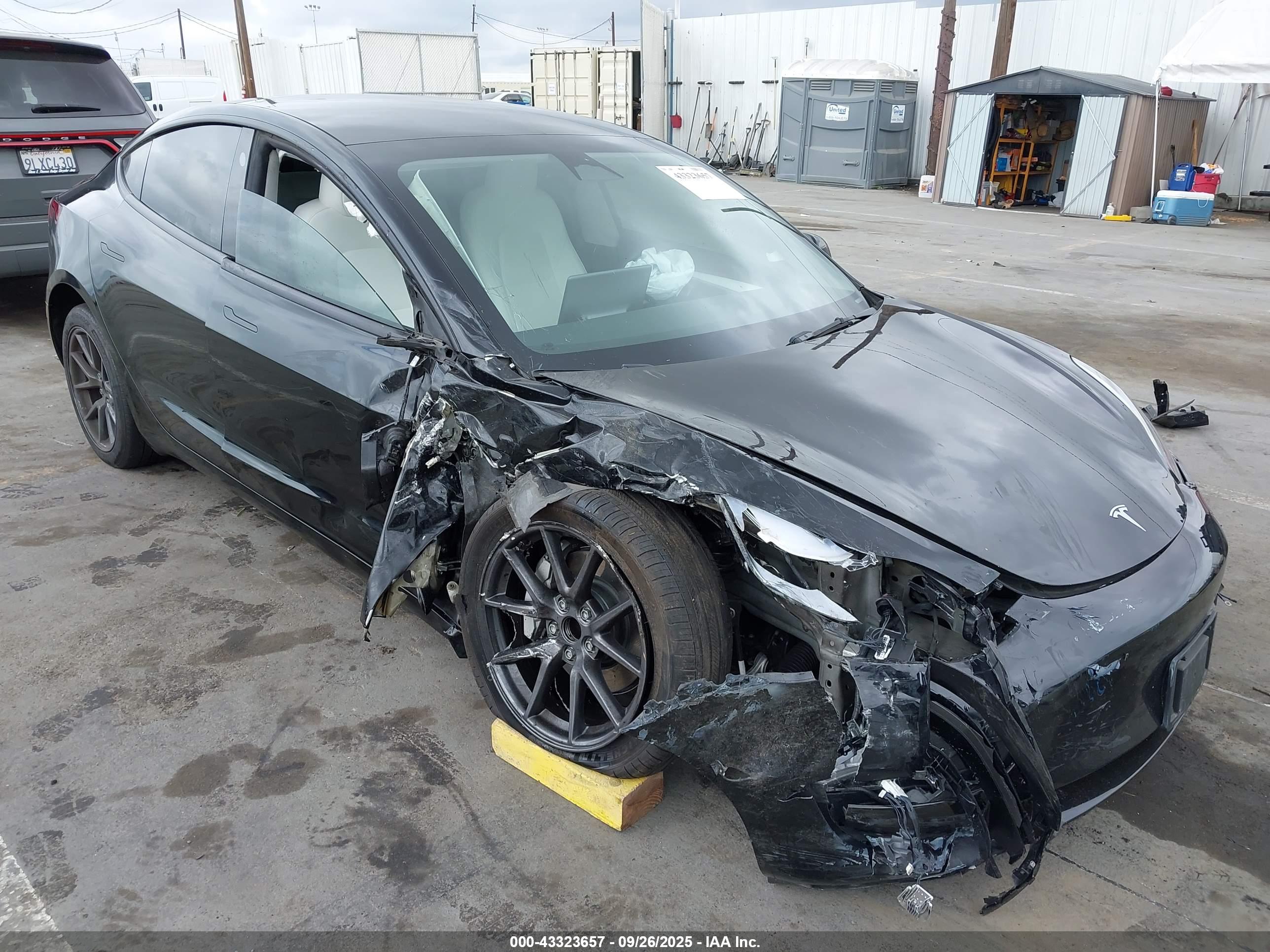 TESLA MODEL image 6