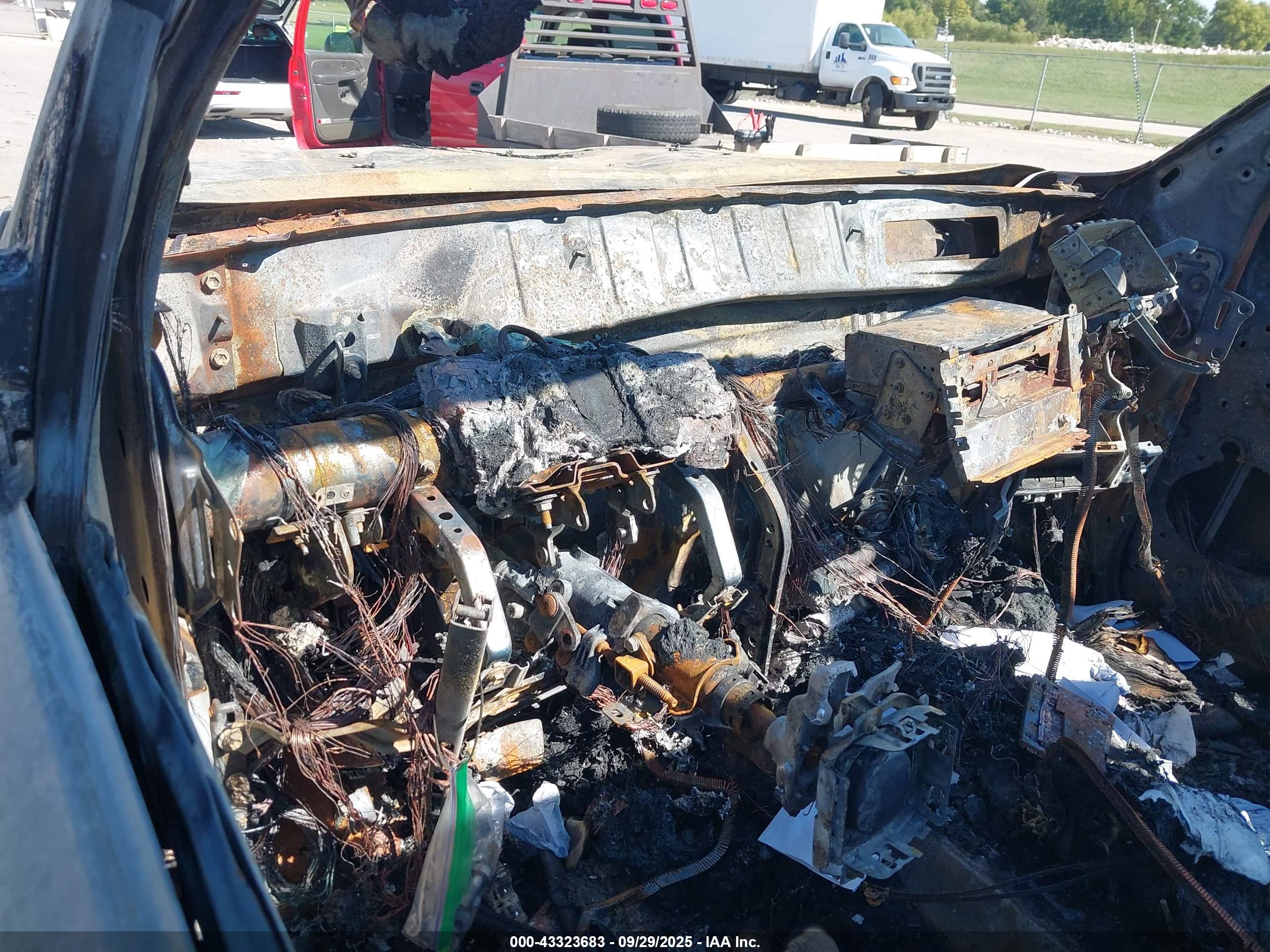 TOYOTA TUNDRA image 7