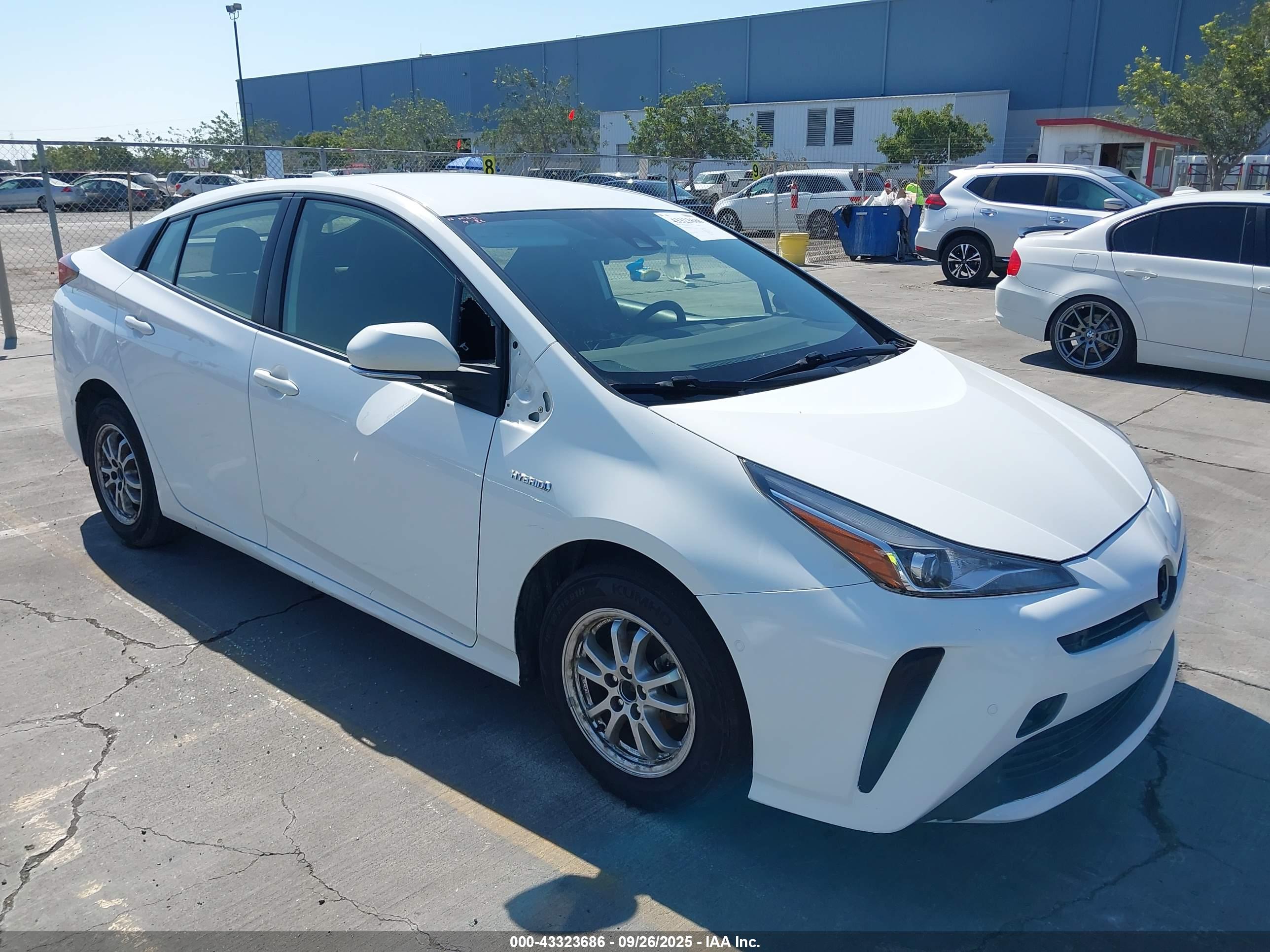 TOYOTA PRIUS image 6
