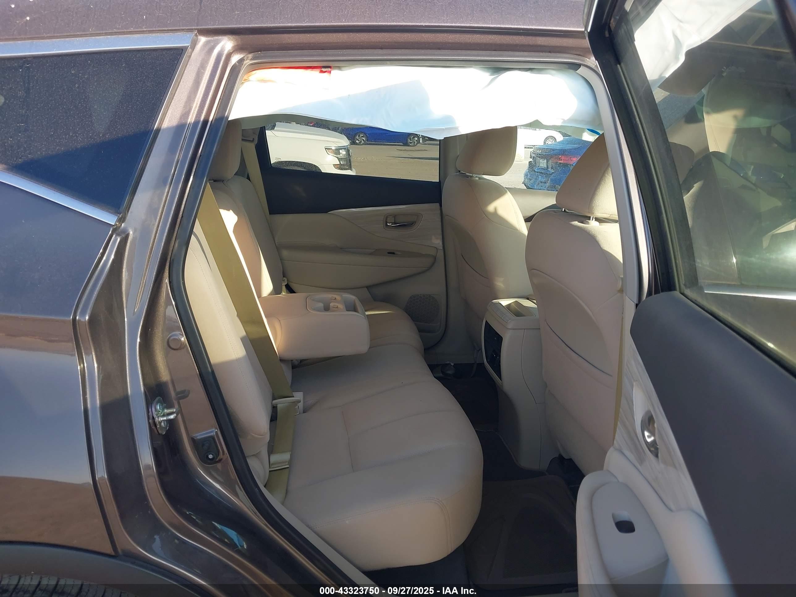 NISSAN MURANO image 8