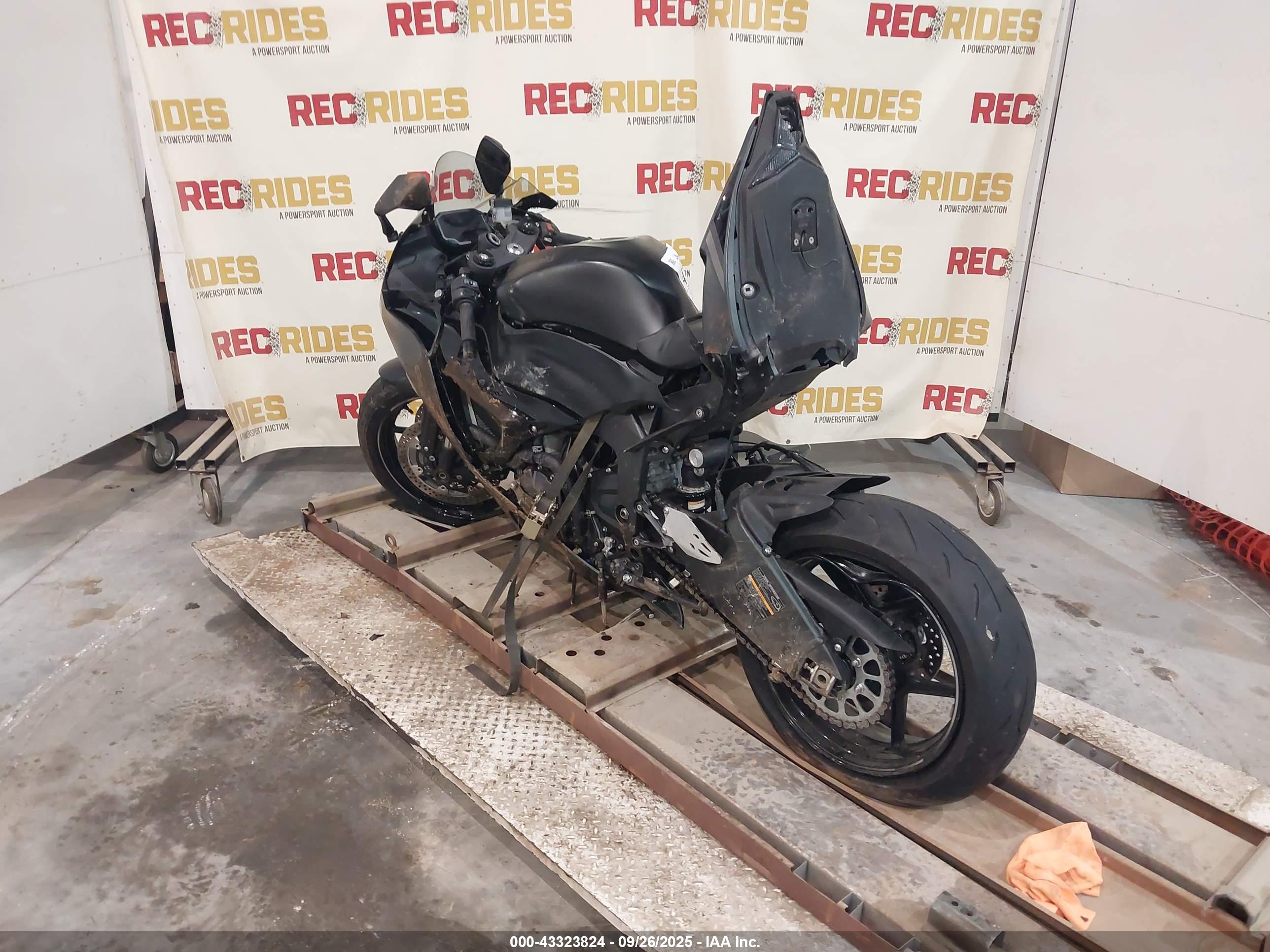 KAWASAKI ZX636 image 3