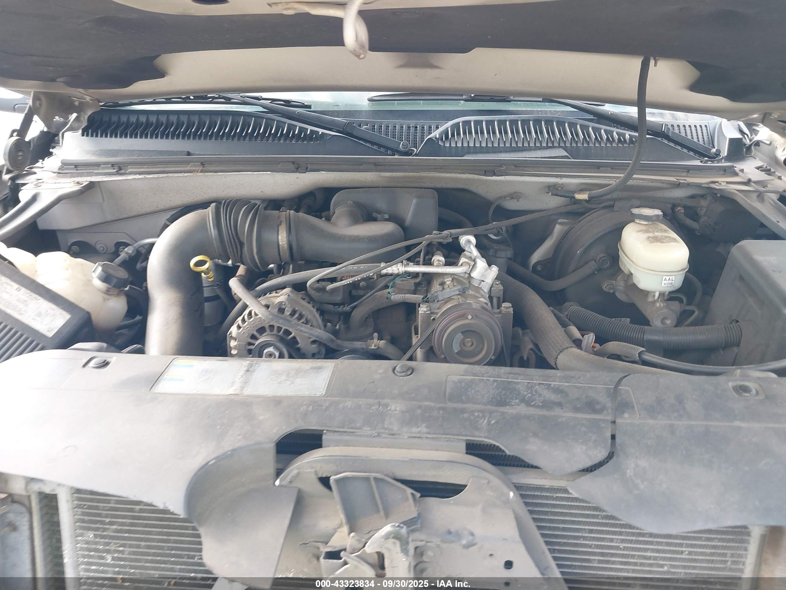 CHEVROLET SILVERADO image 10