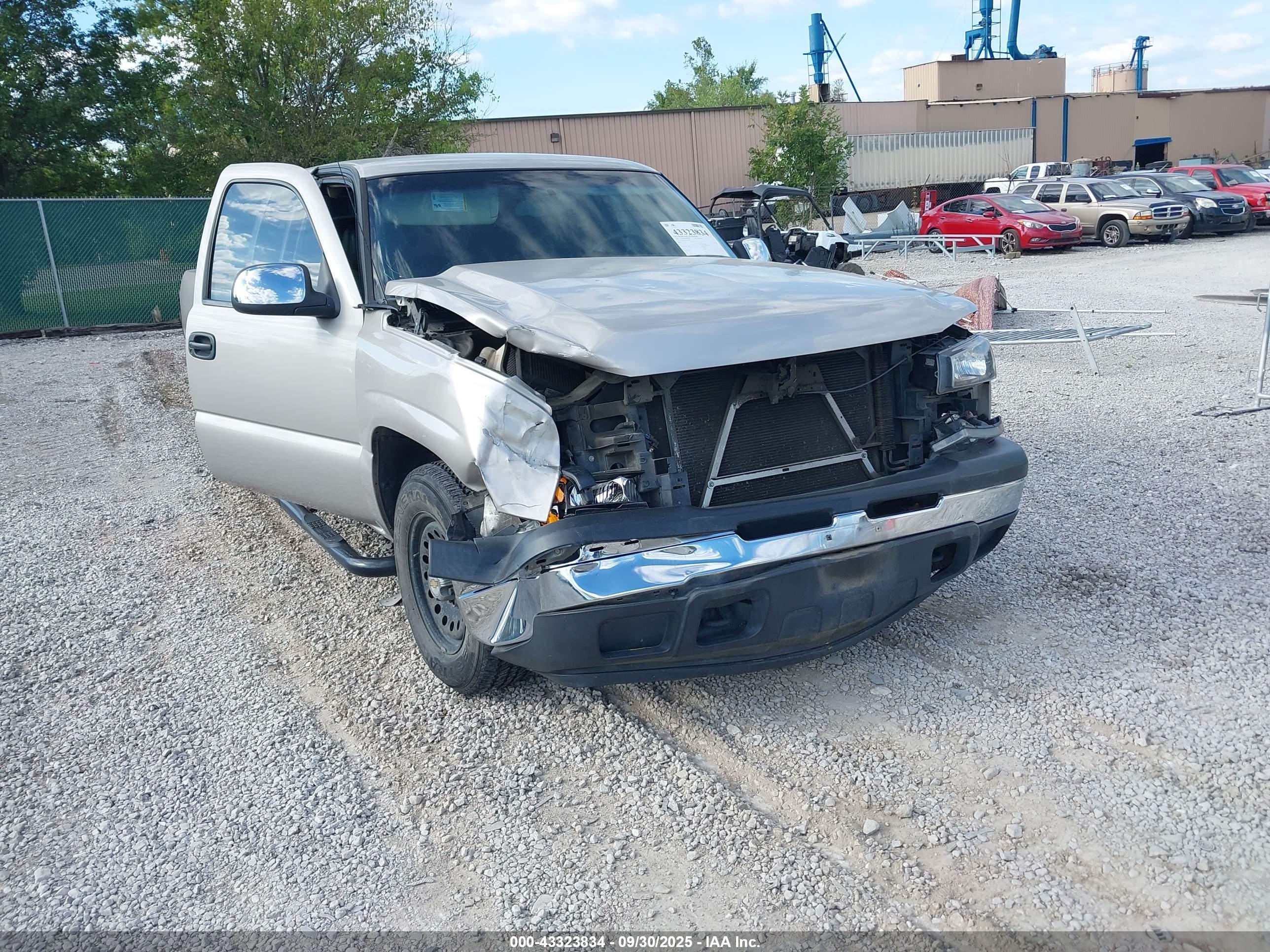 CHEVROLET SILVERADO image 6