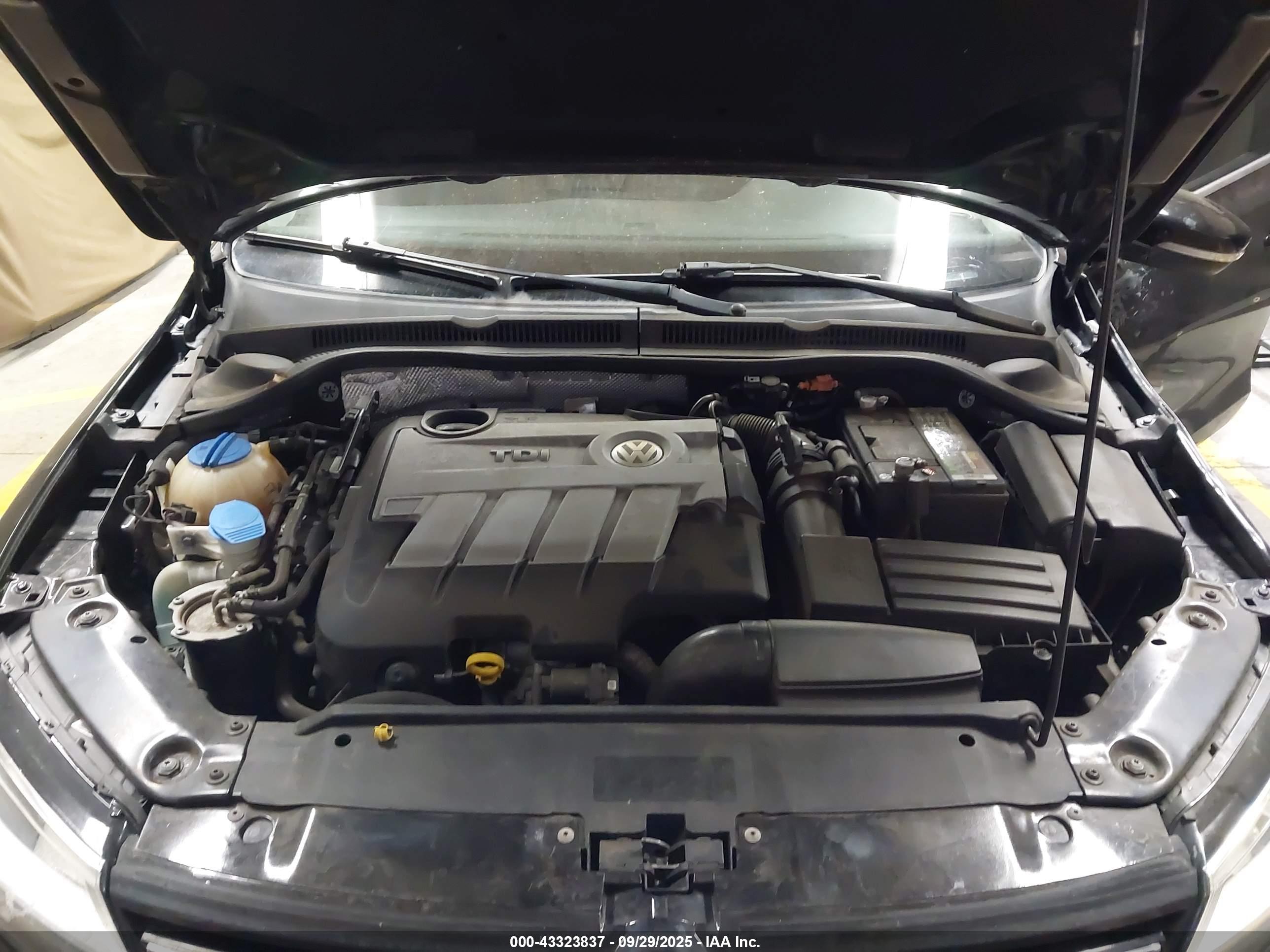 VOLKSWAGEN JETTA image 10