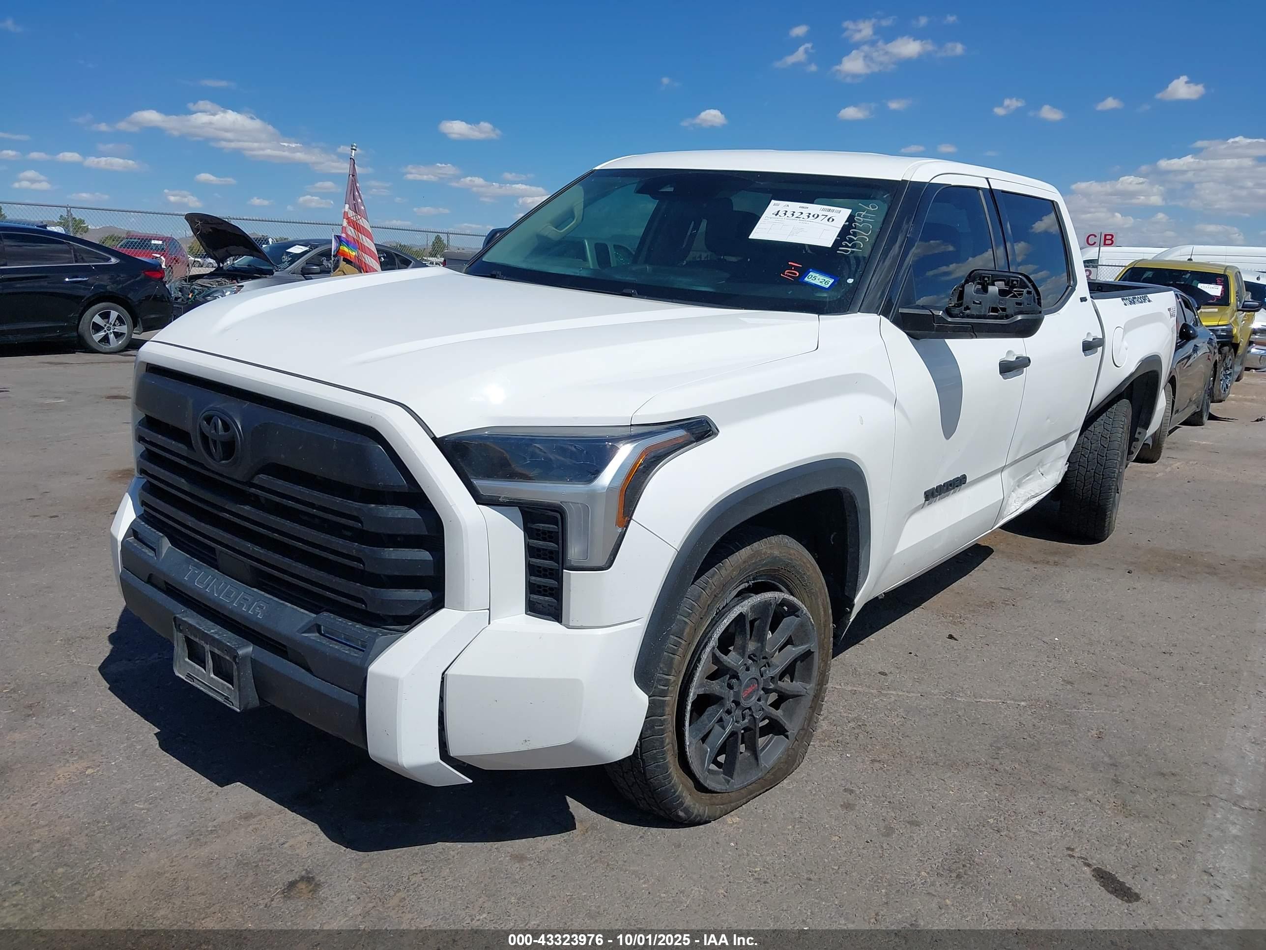 TOYOTA TUNDRA image 2