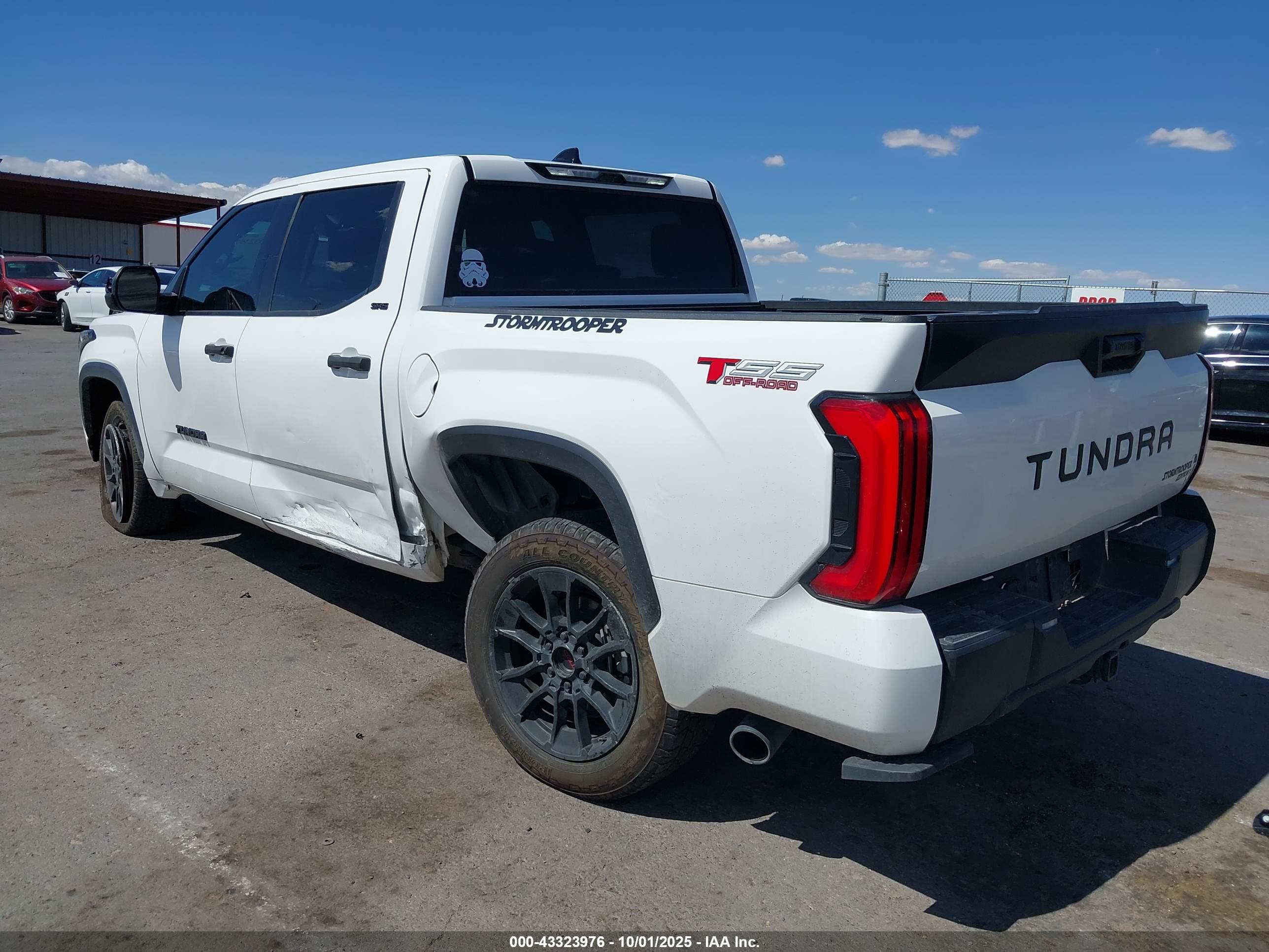 TOYOTA TUNDRA image 3
