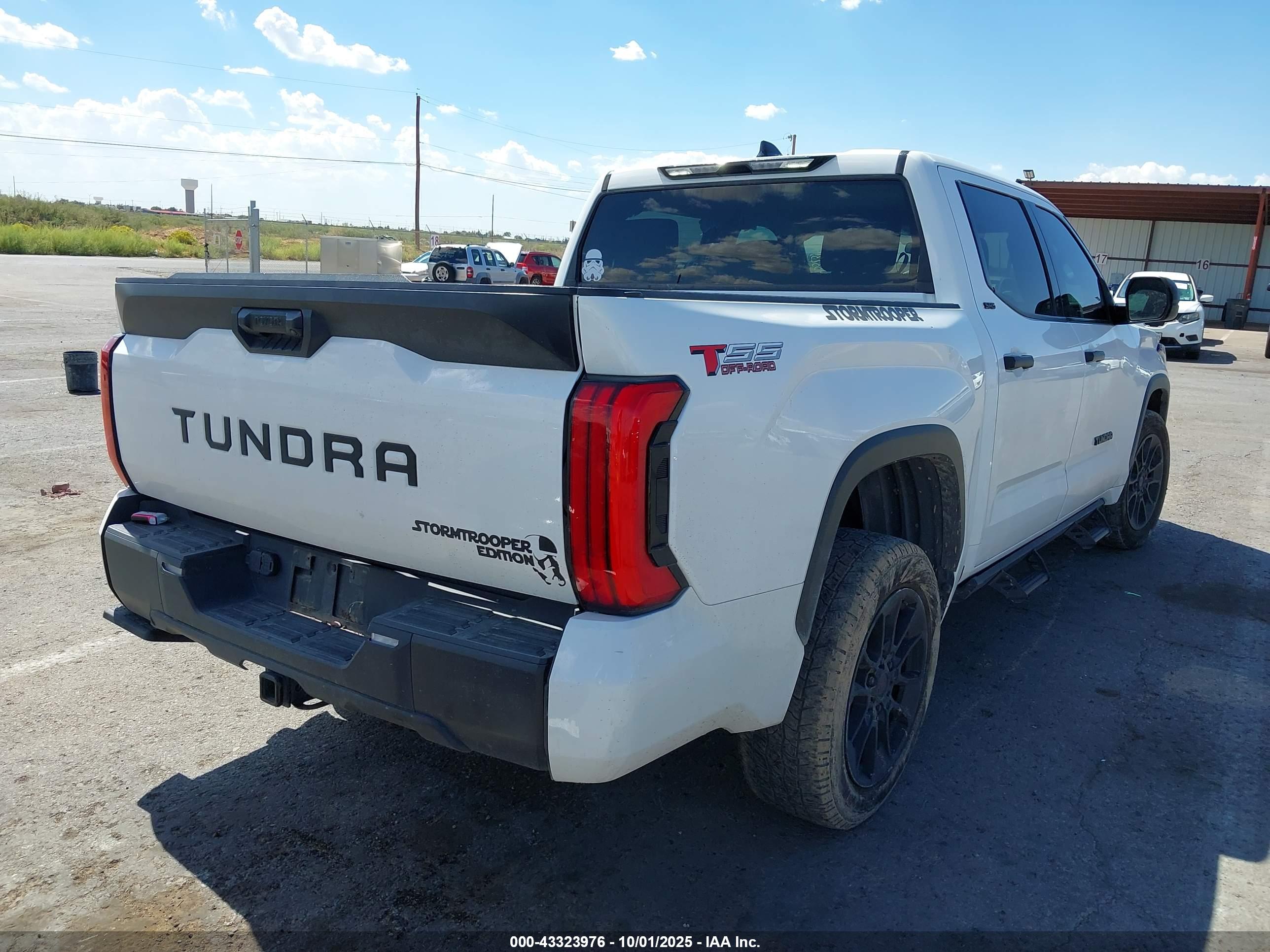 TOYOTA TUNDRA image 4