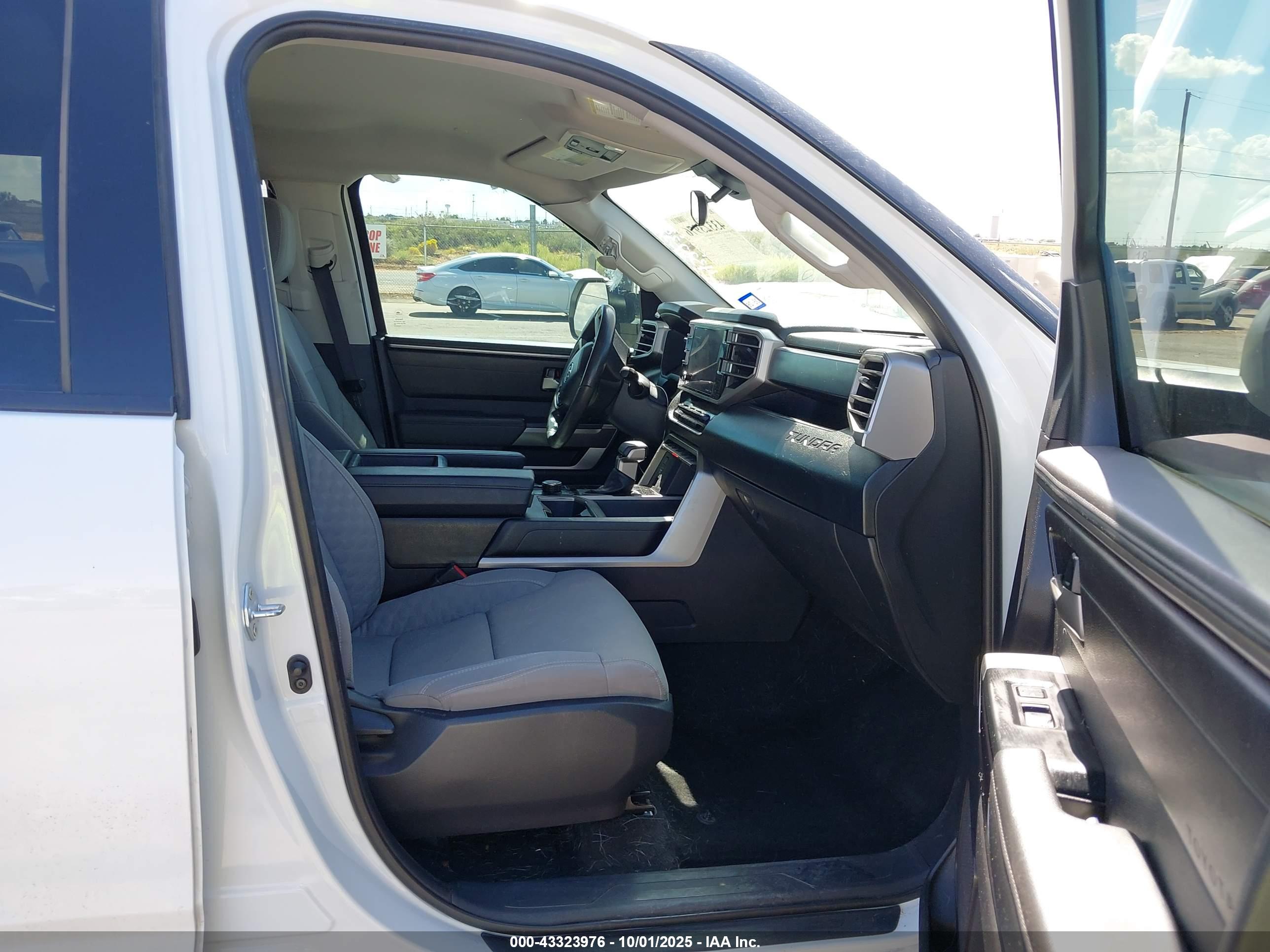 TOYOTA TUNDRA image 5
