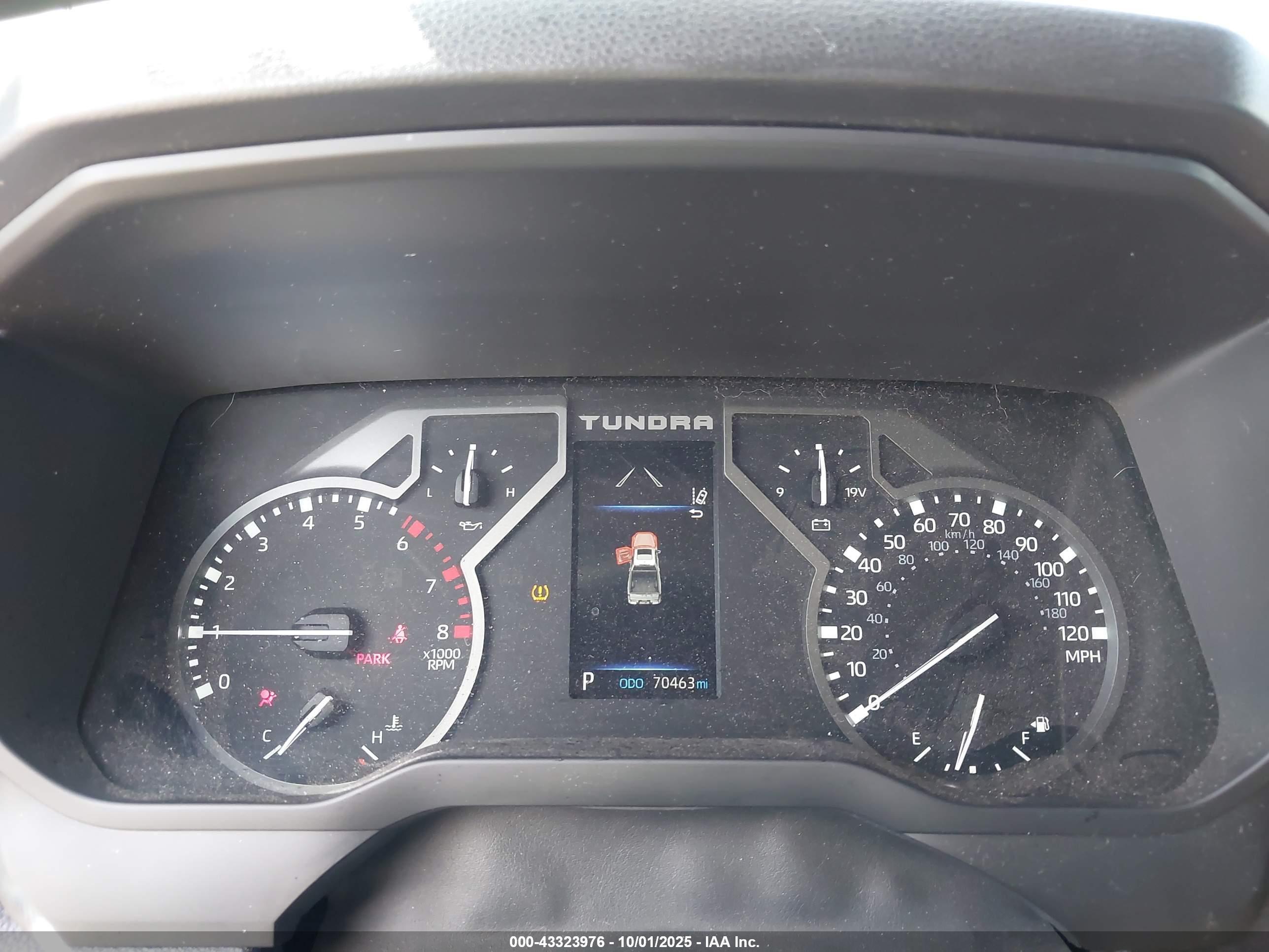 TOYOTA TUNDRA image 7