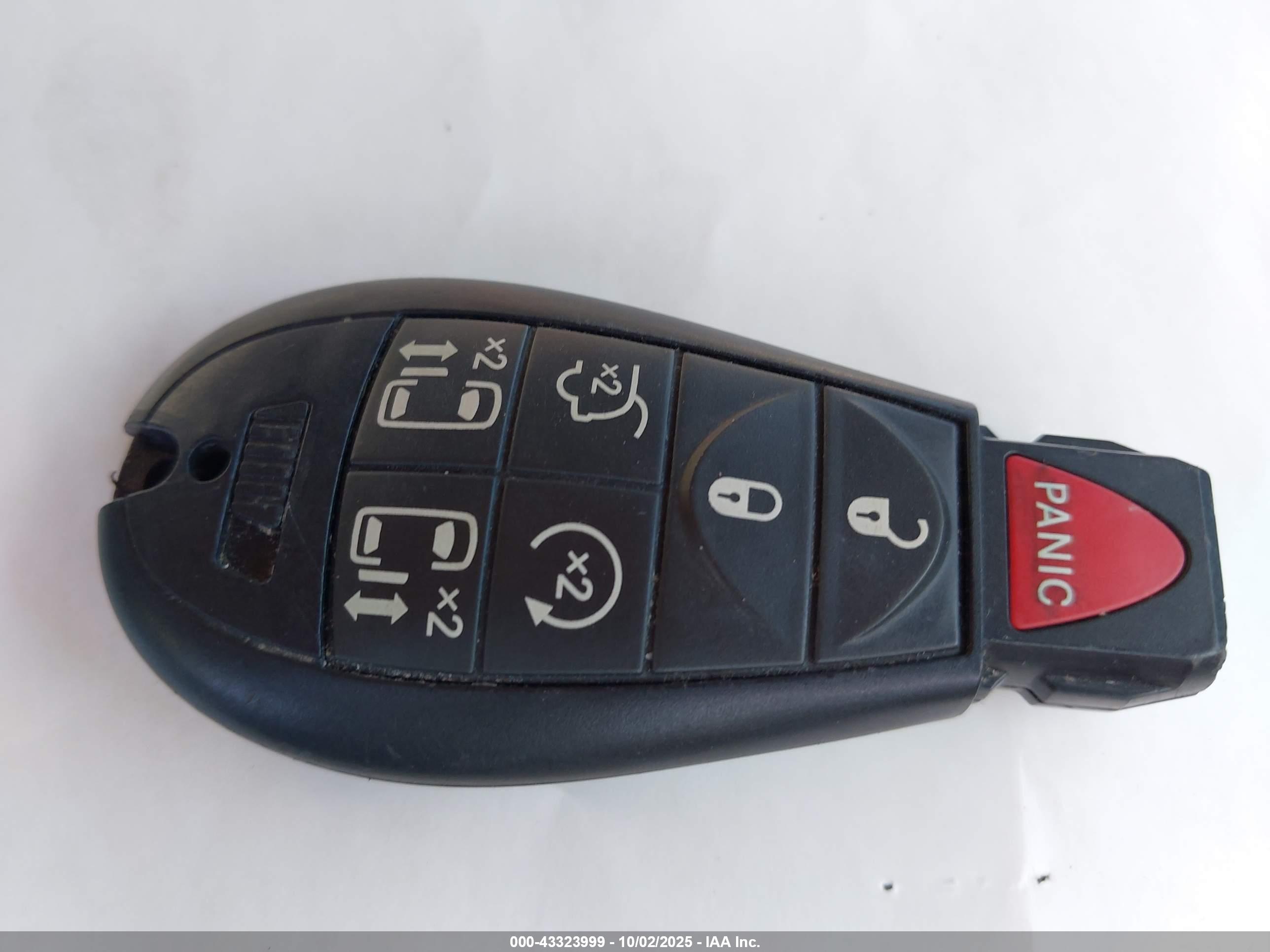 CHRYSLER TOWN image 11