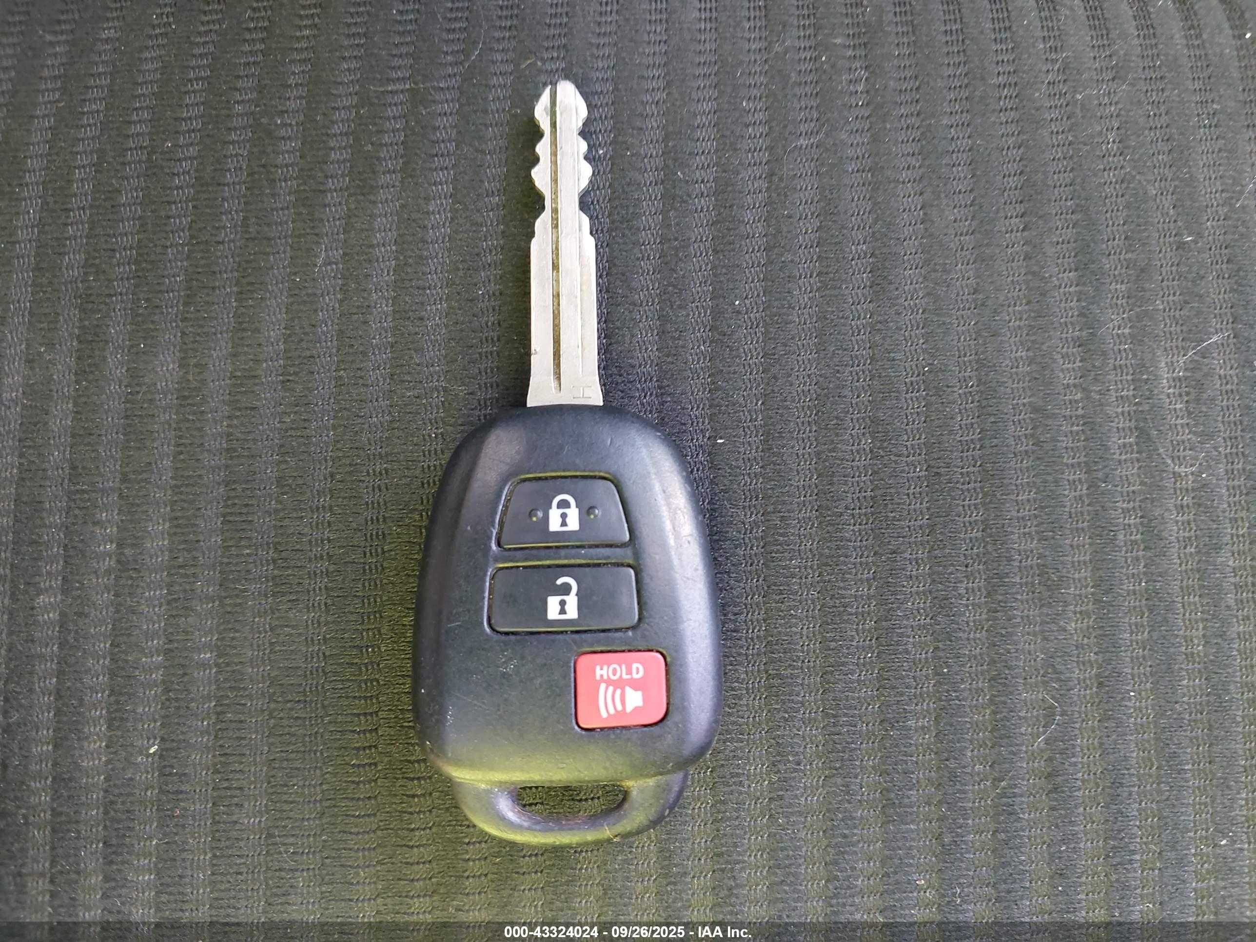 TOYOTA RAV4 image 11