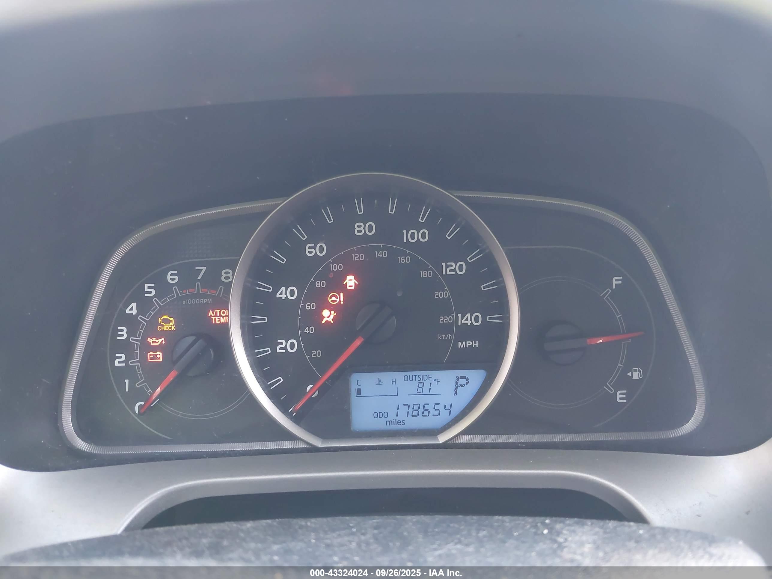 TOYOTA RAV4 image 7