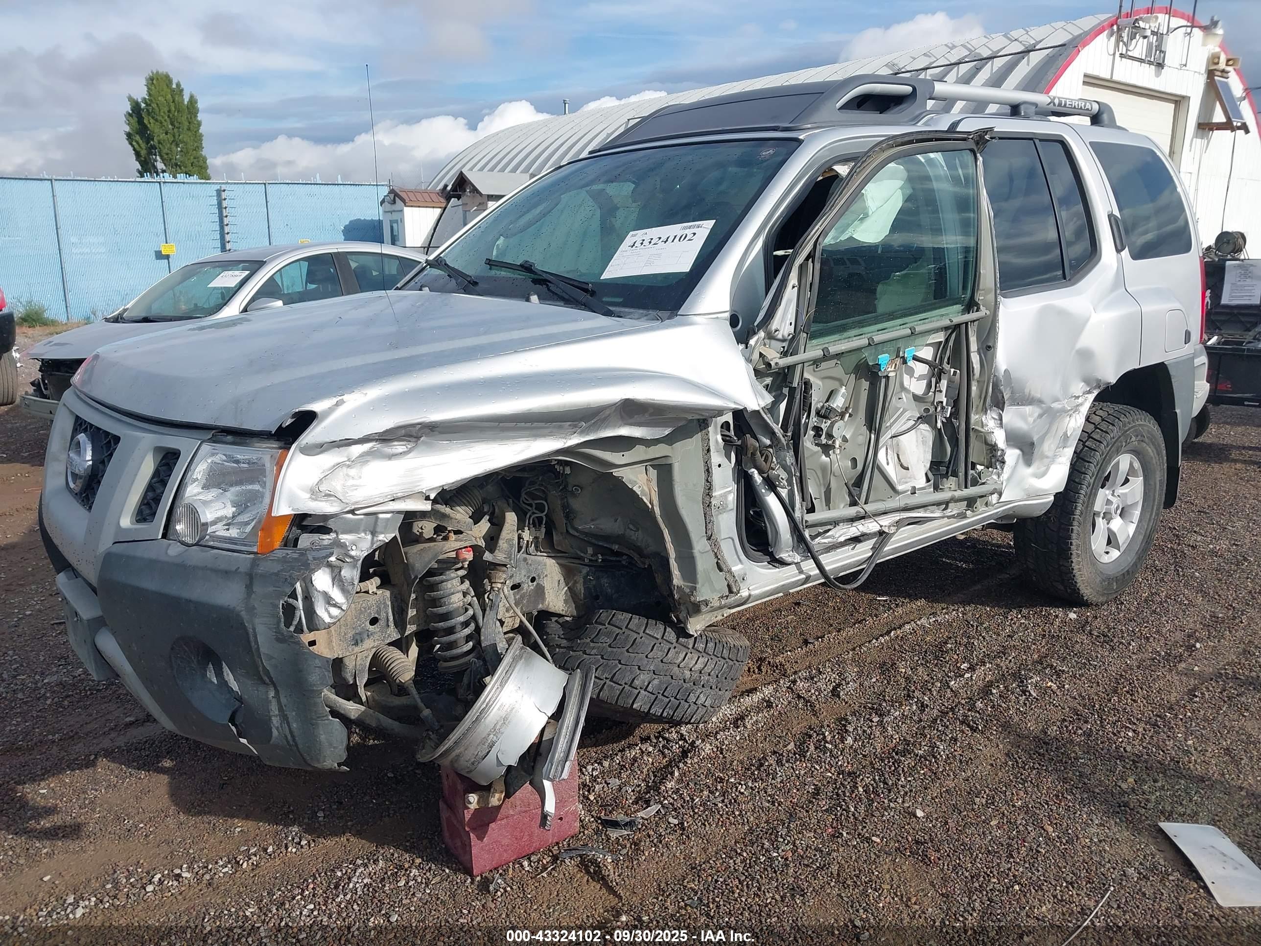 NISSAN XTERRA image 2