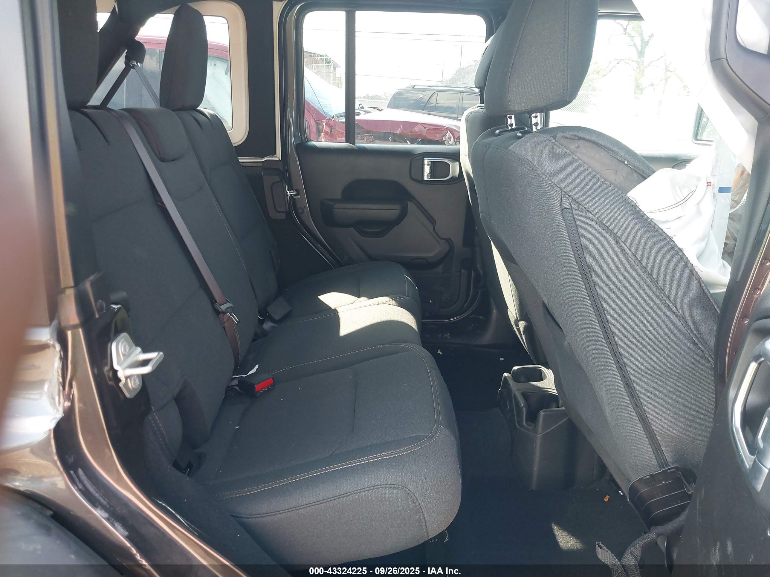 JEEP WRANGLER image 8