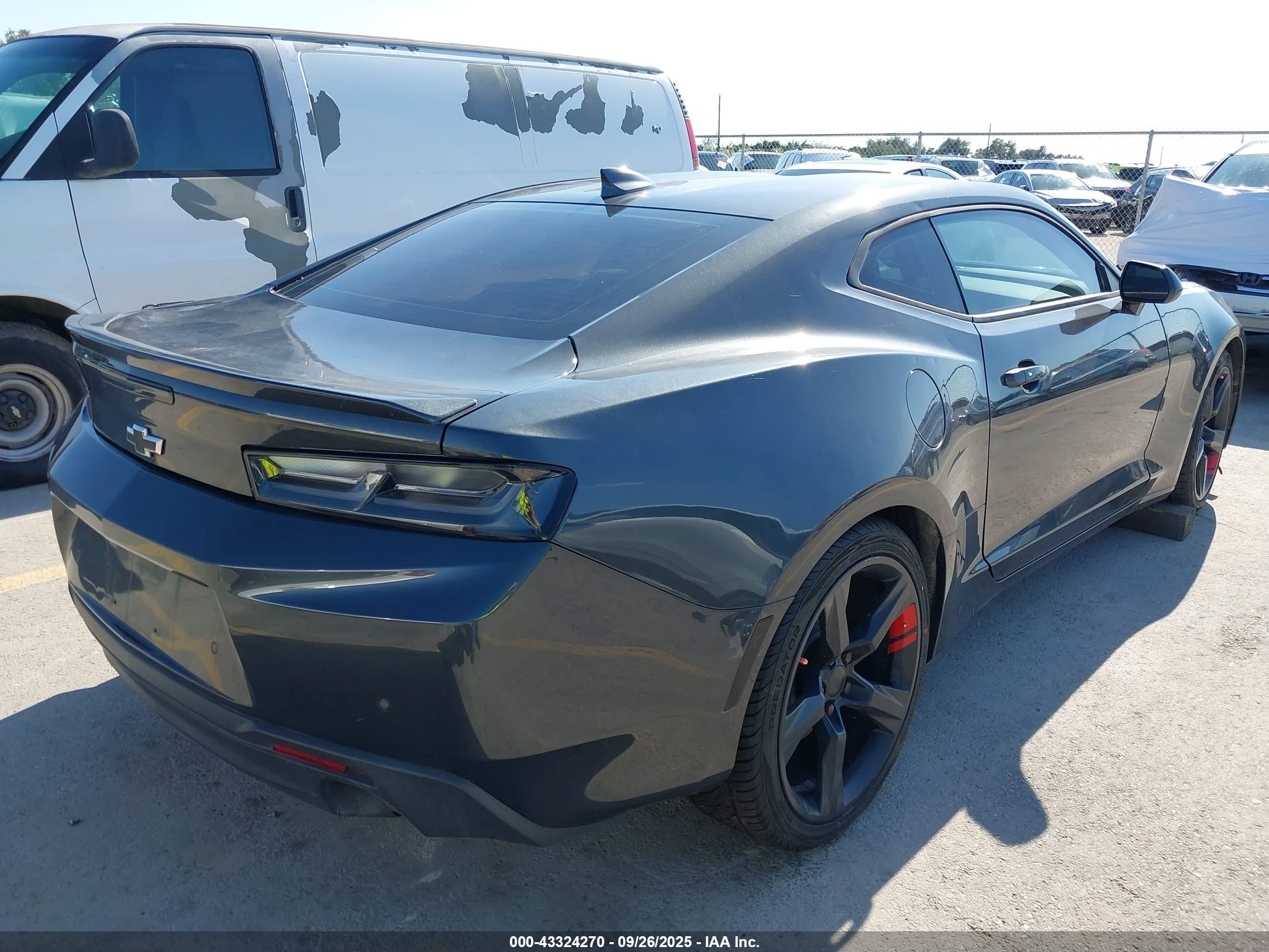 CHEVROLET CAMARO image 4