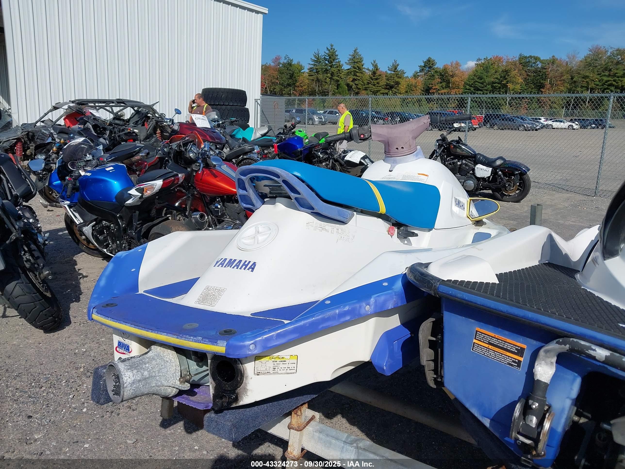 YAMAHA WAVERAIDER image 4