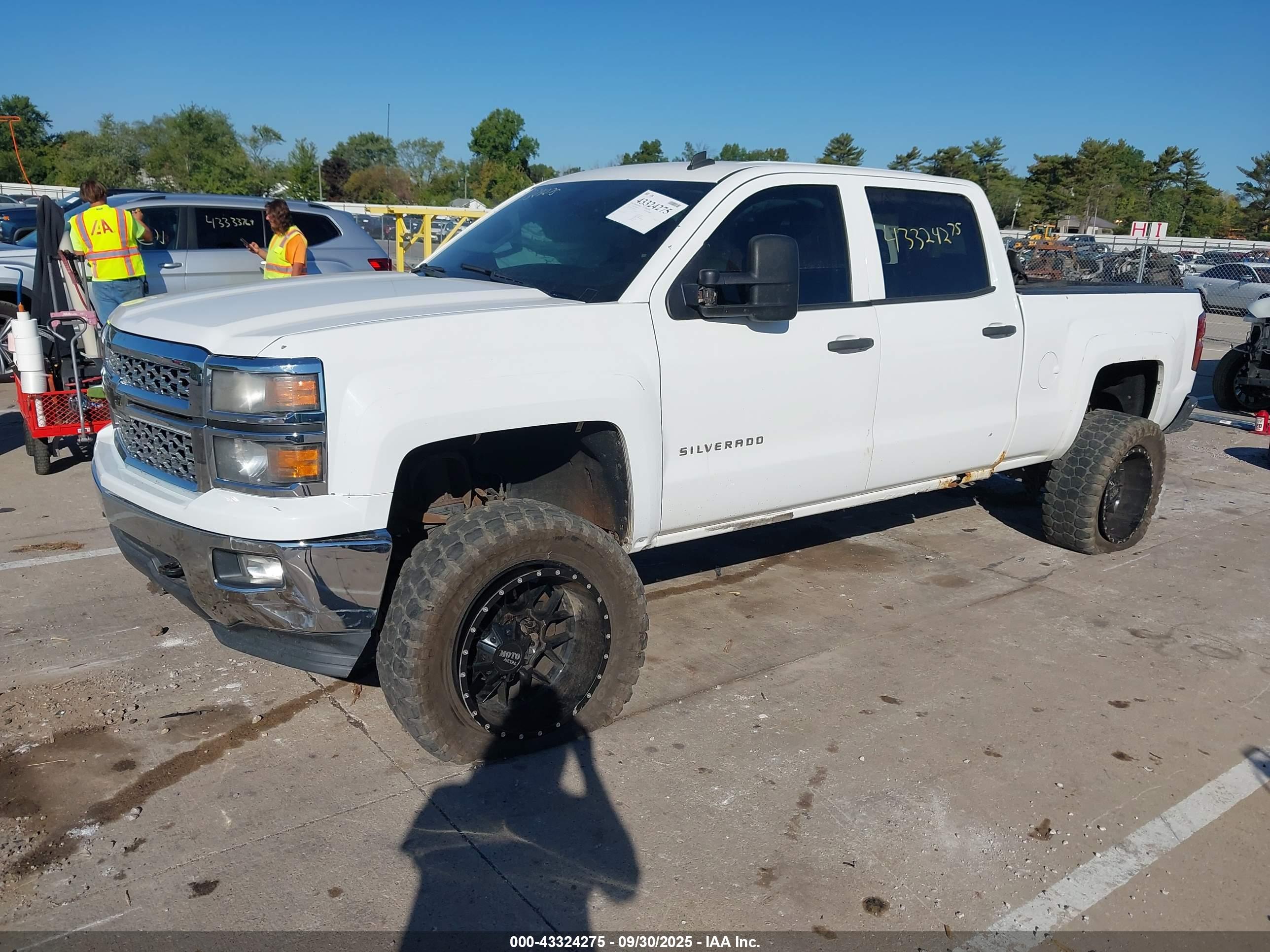 CHEVROLET SILVERADO image 2