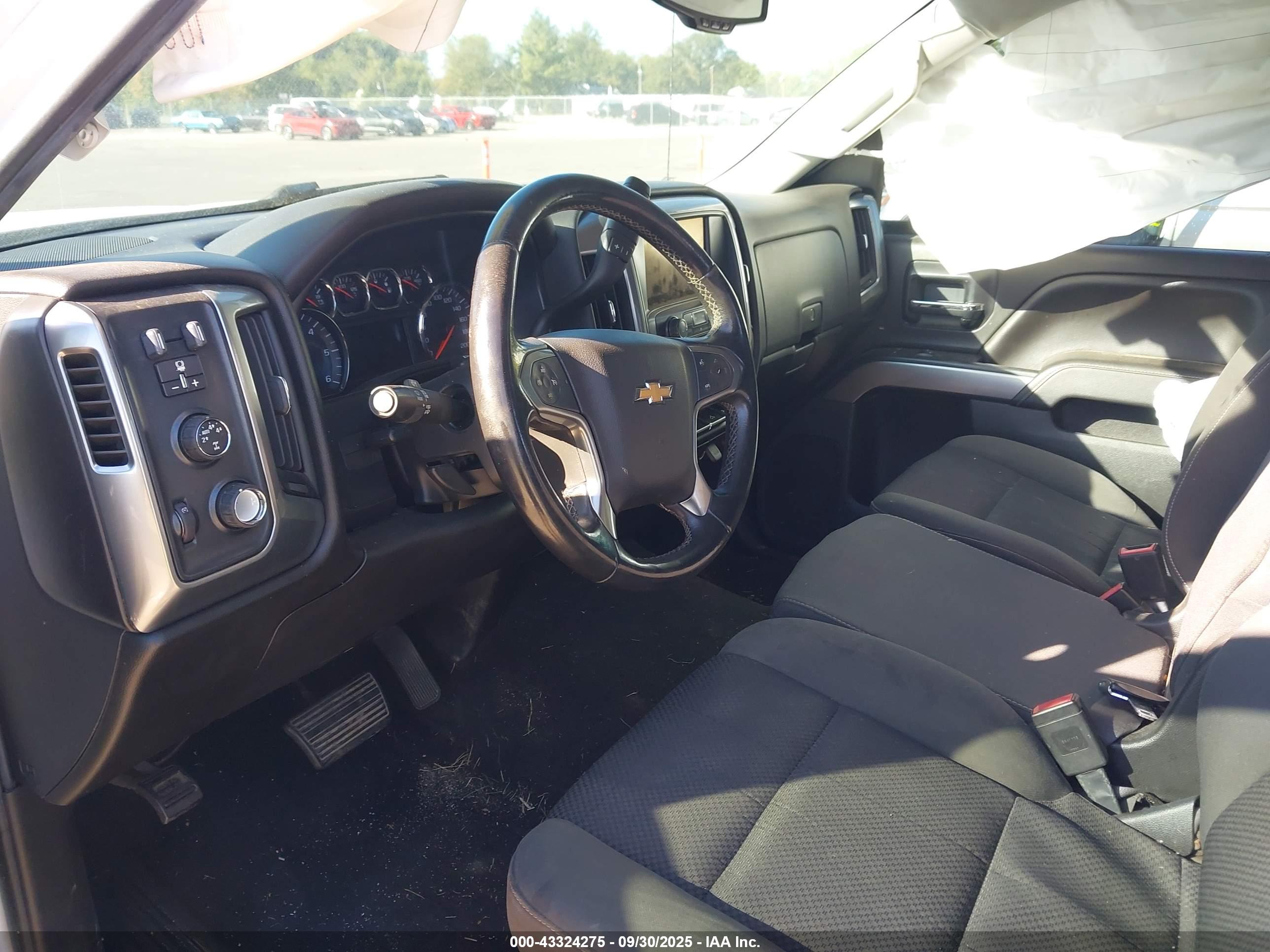 CHEVROLET SILVERADO image 5