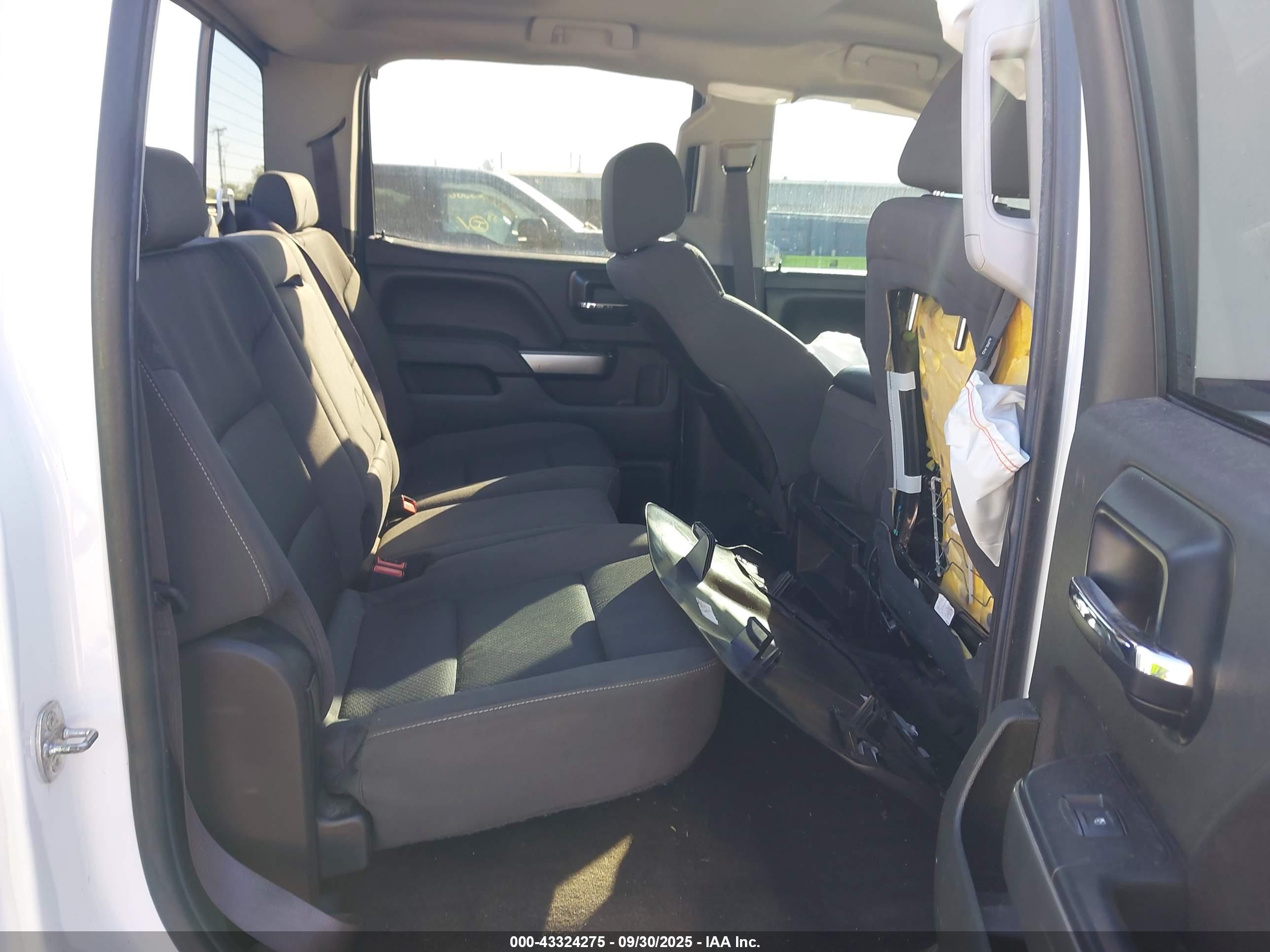 CHEVROLET SILVERADO image 8