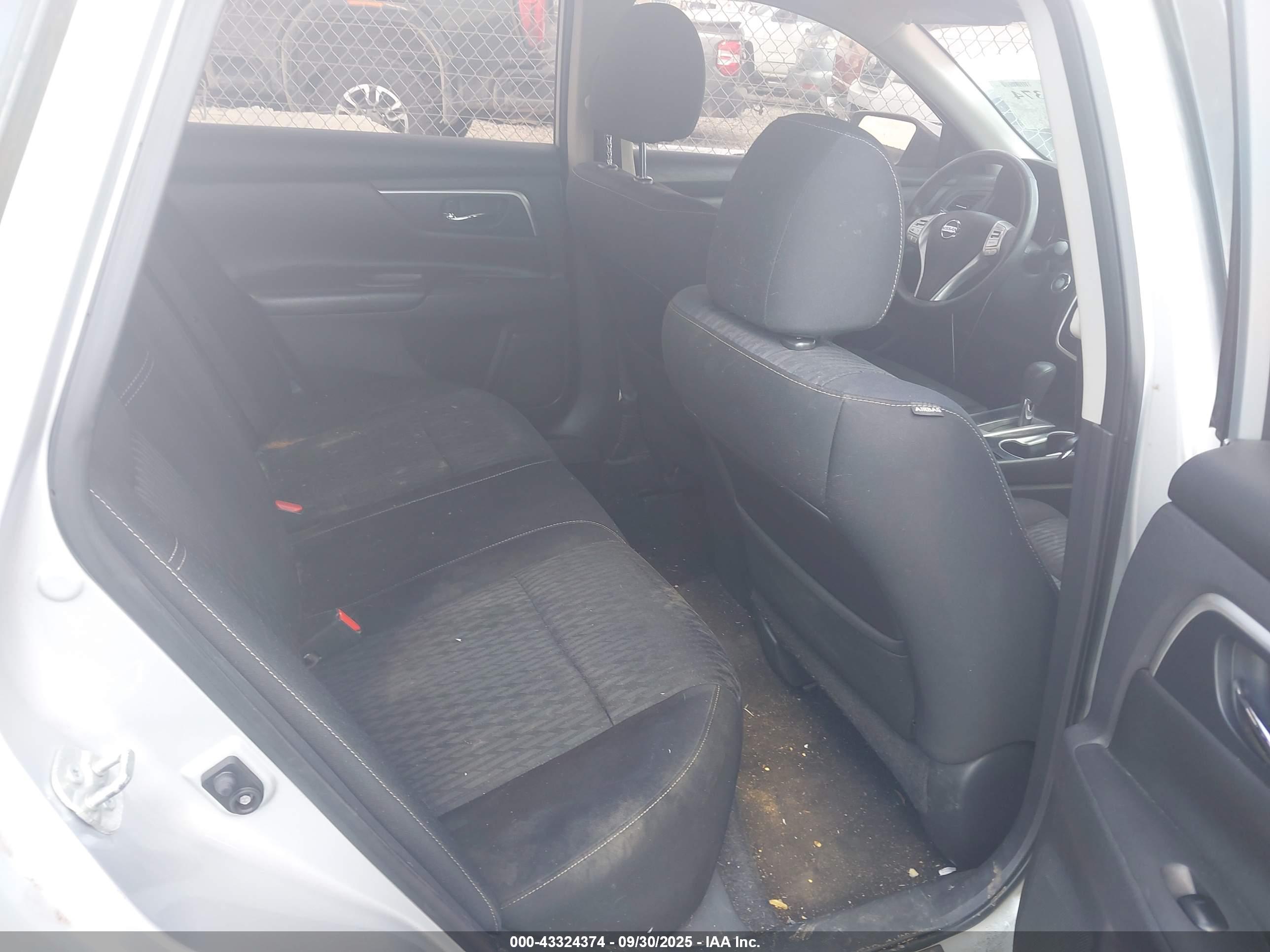 NISSAN ALTIMA image 8