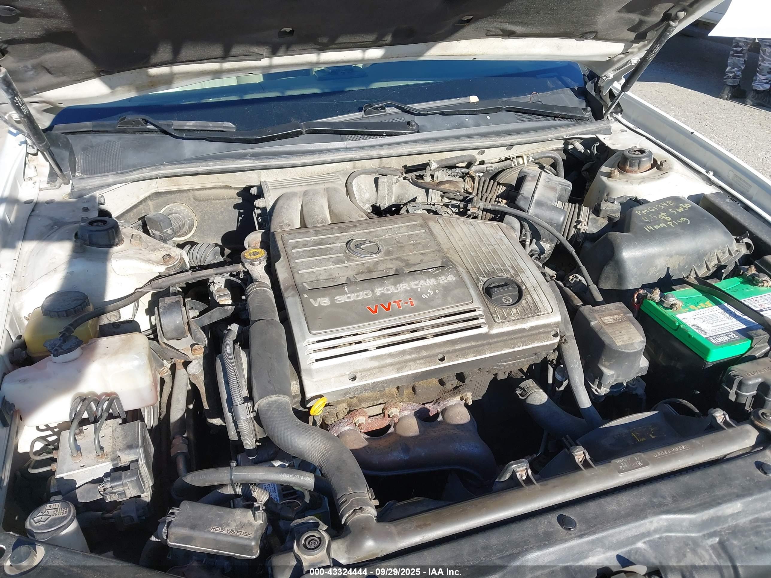 LEXUS ES image 10