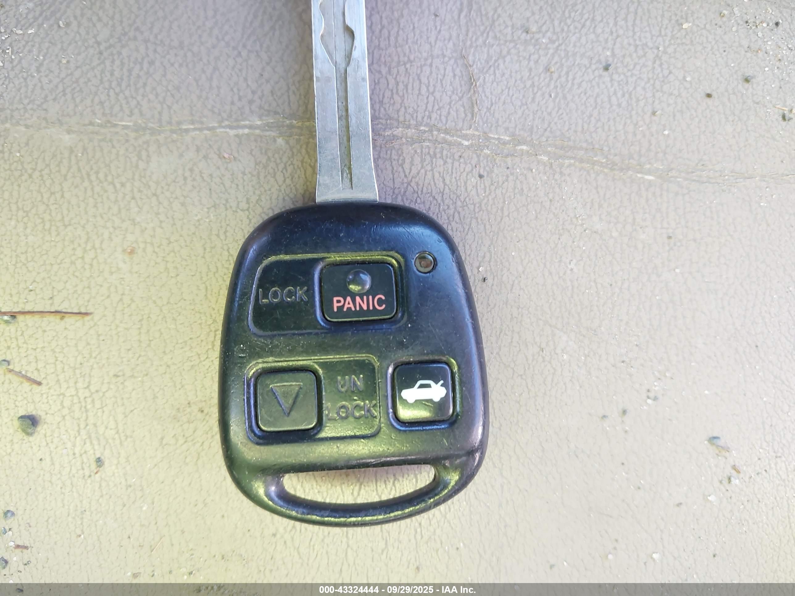 LEXUS ES image 11
