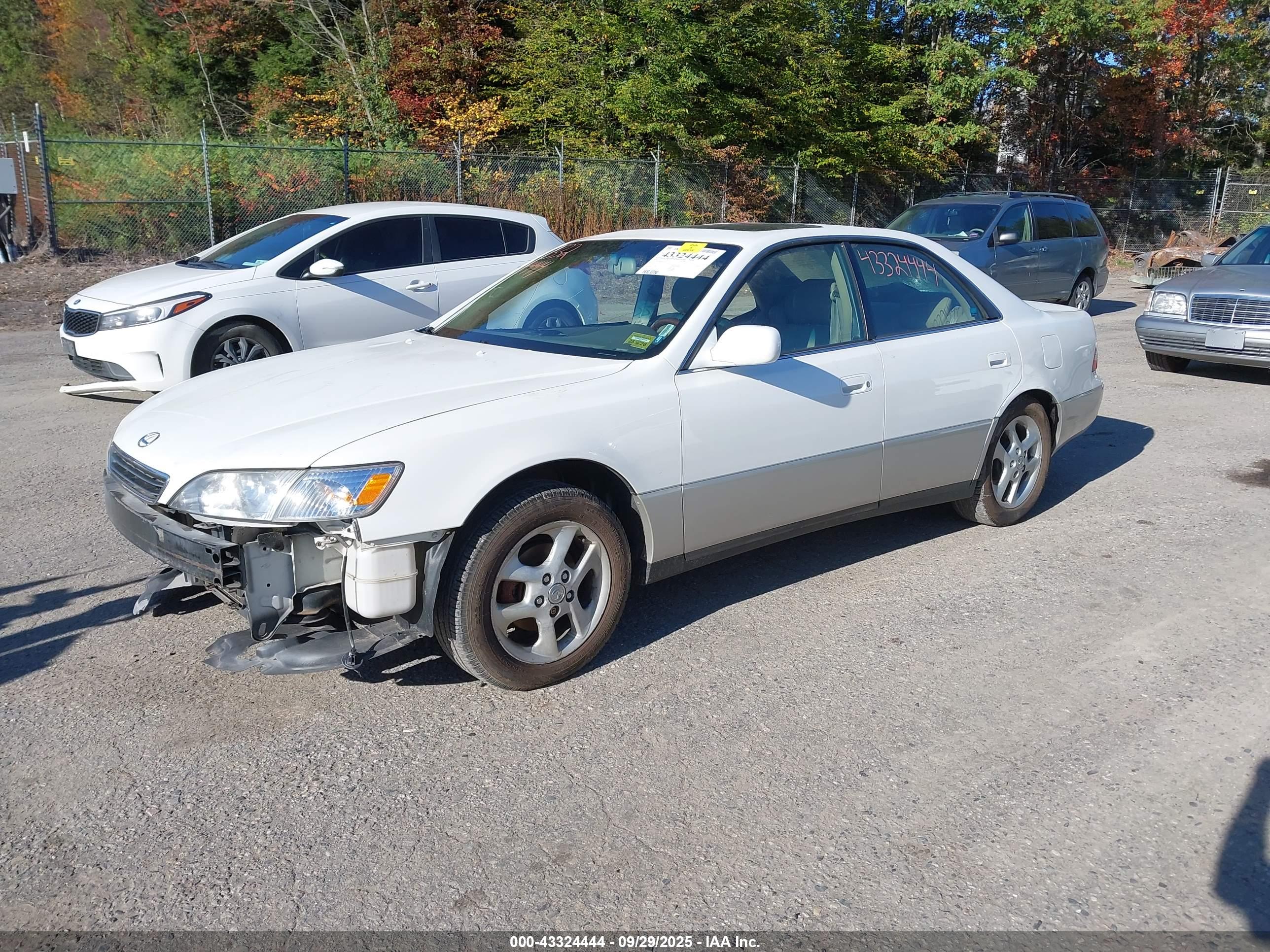 LEXUS ES image 2