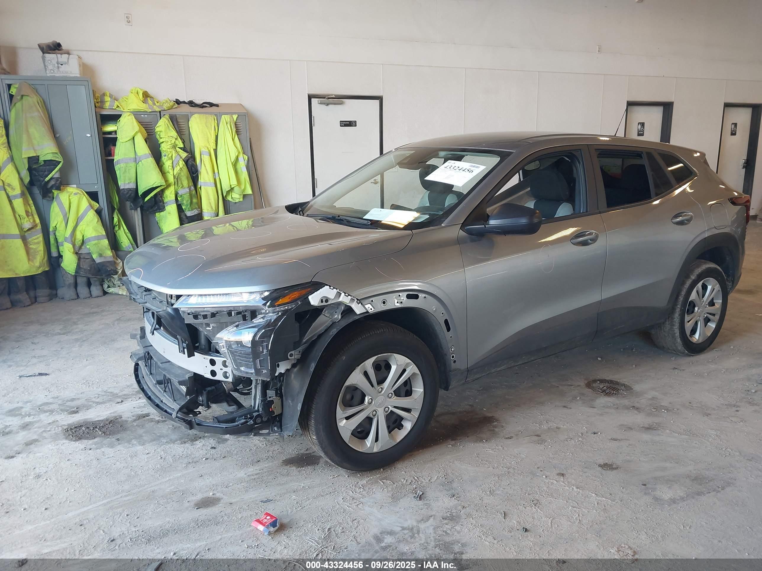 CHEVROLET TRAX image 2