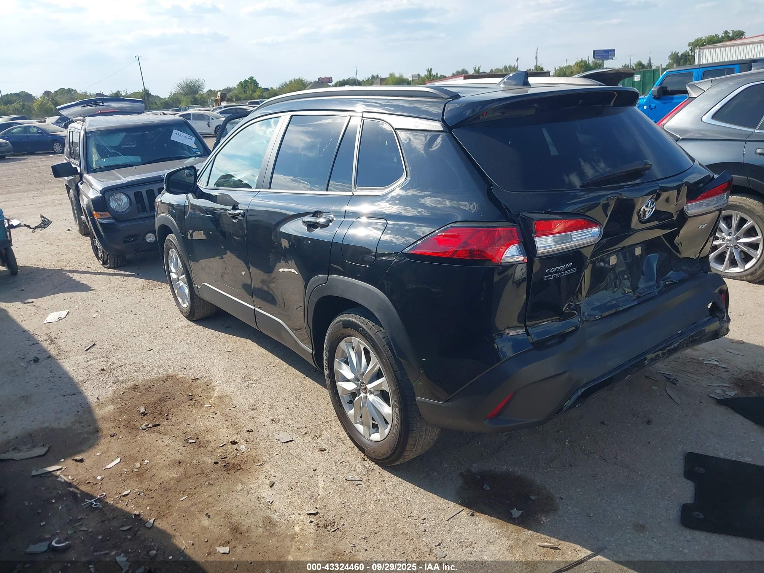 TOYOTA COROLLA image 3