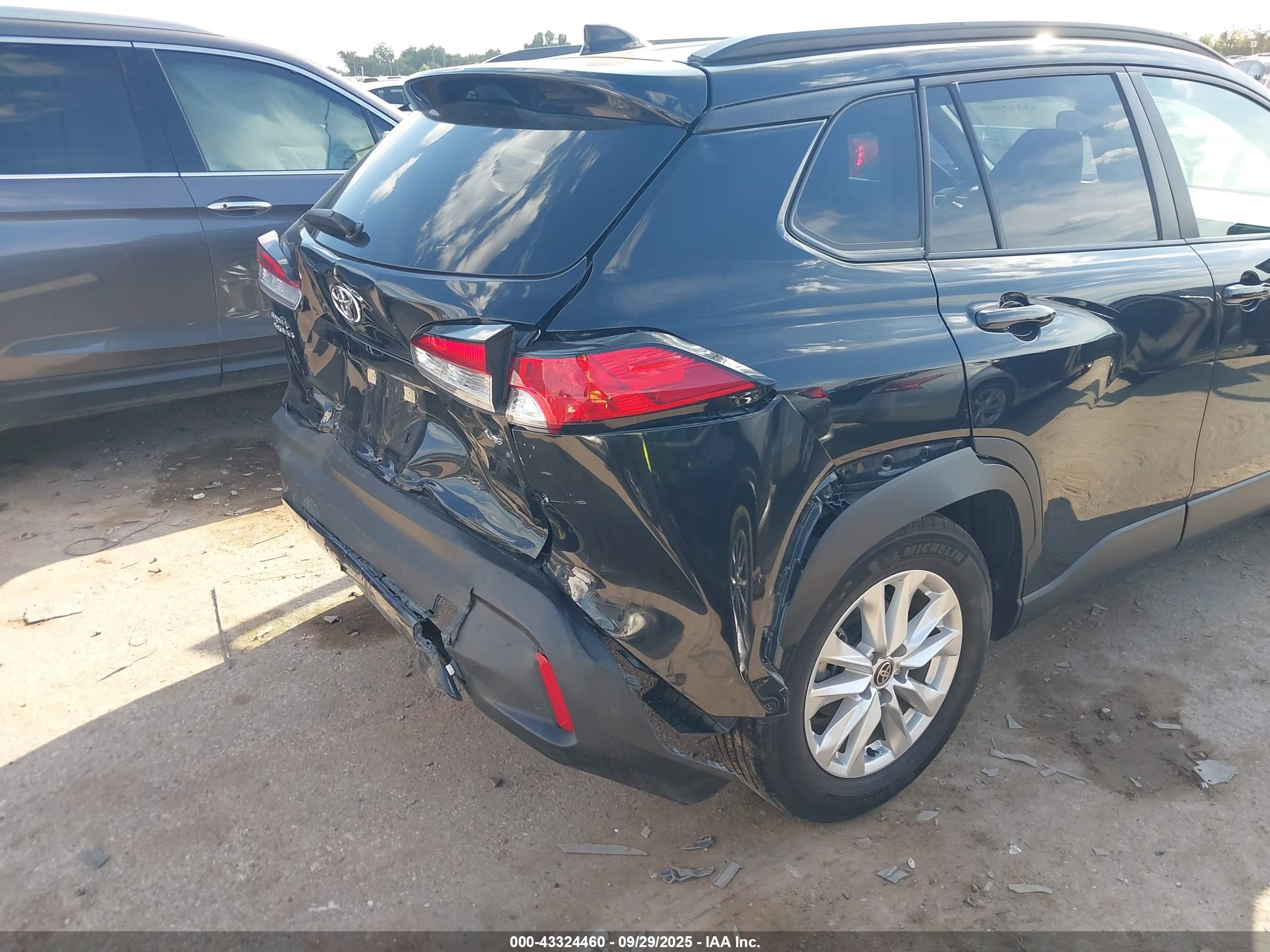TOYOTA COROLLA image 6