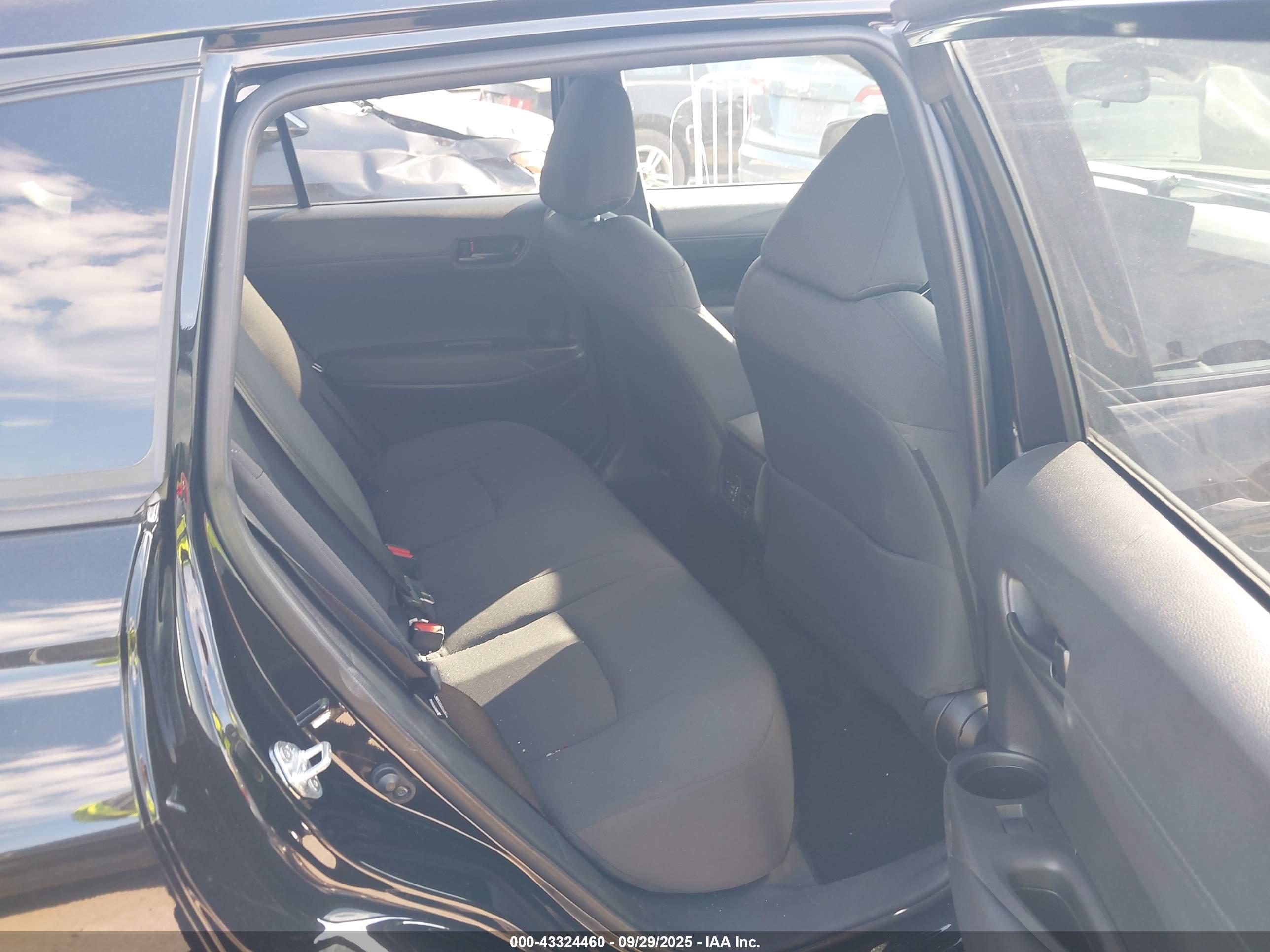 TOYOTA COROLLA image 8