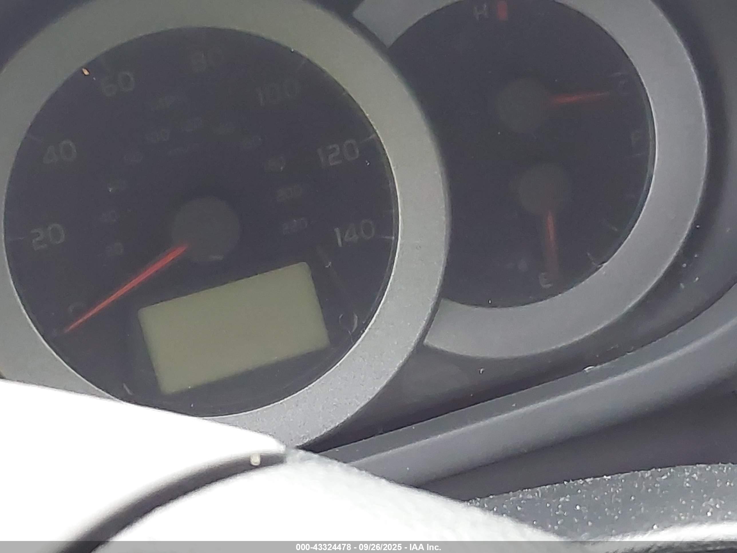 TOYOTA RAV4 image 7