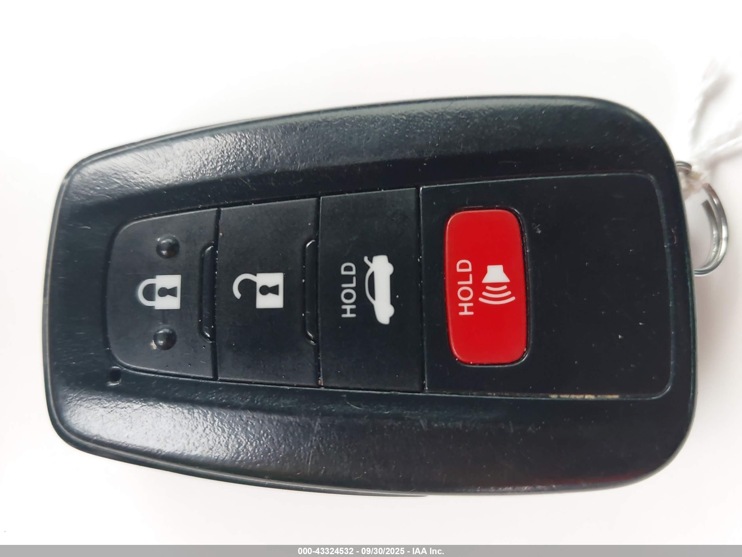 TOYOTA CAMRY image 11