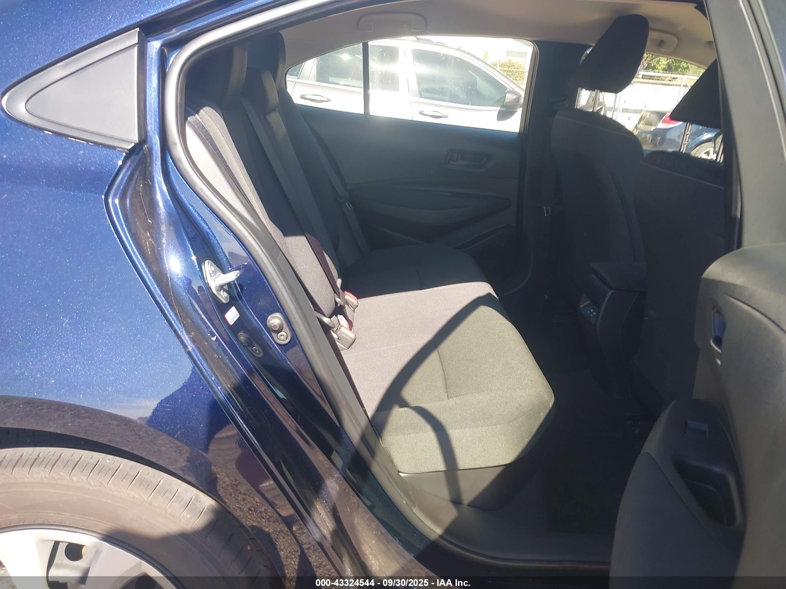 TOYOTA COROLLA image 8