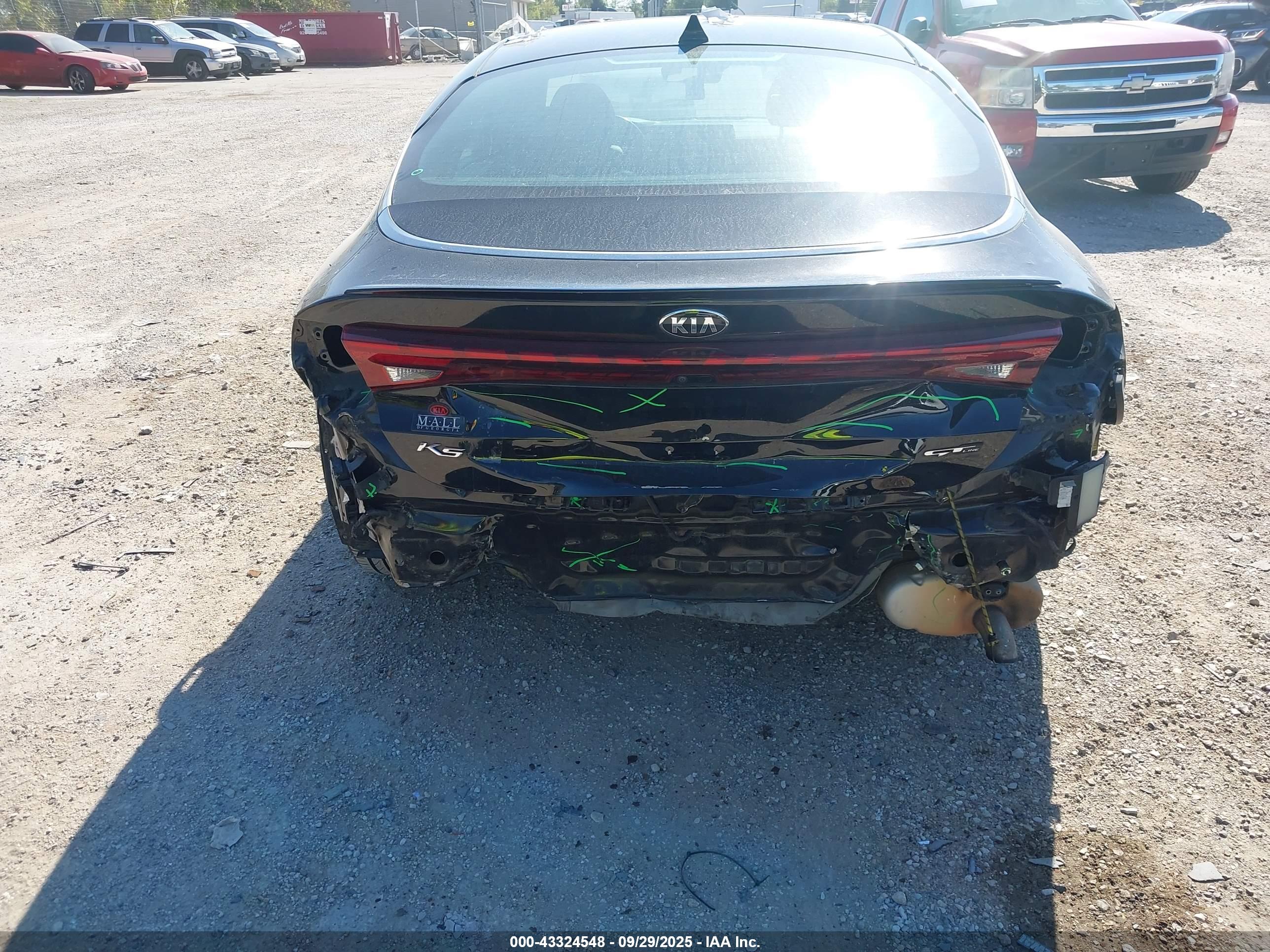 KIA K5 image 6