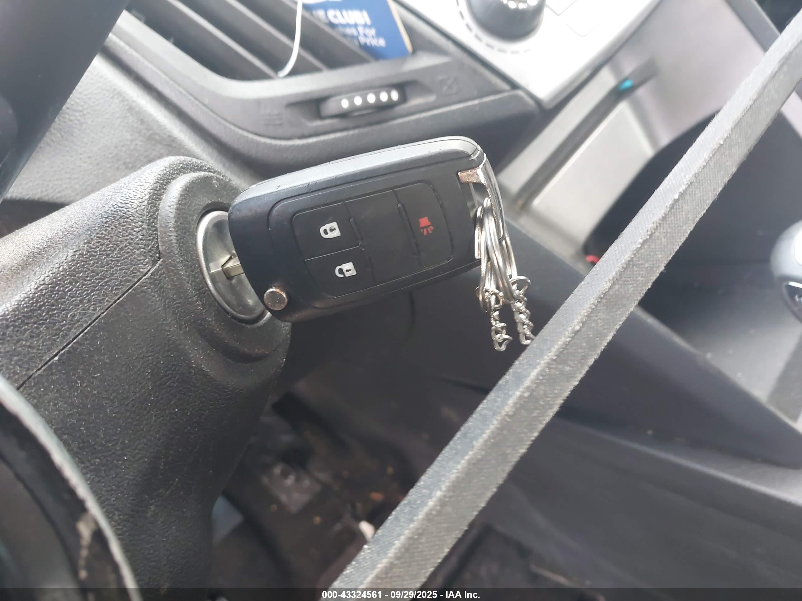 CHEVROLET EQUINOX image 11