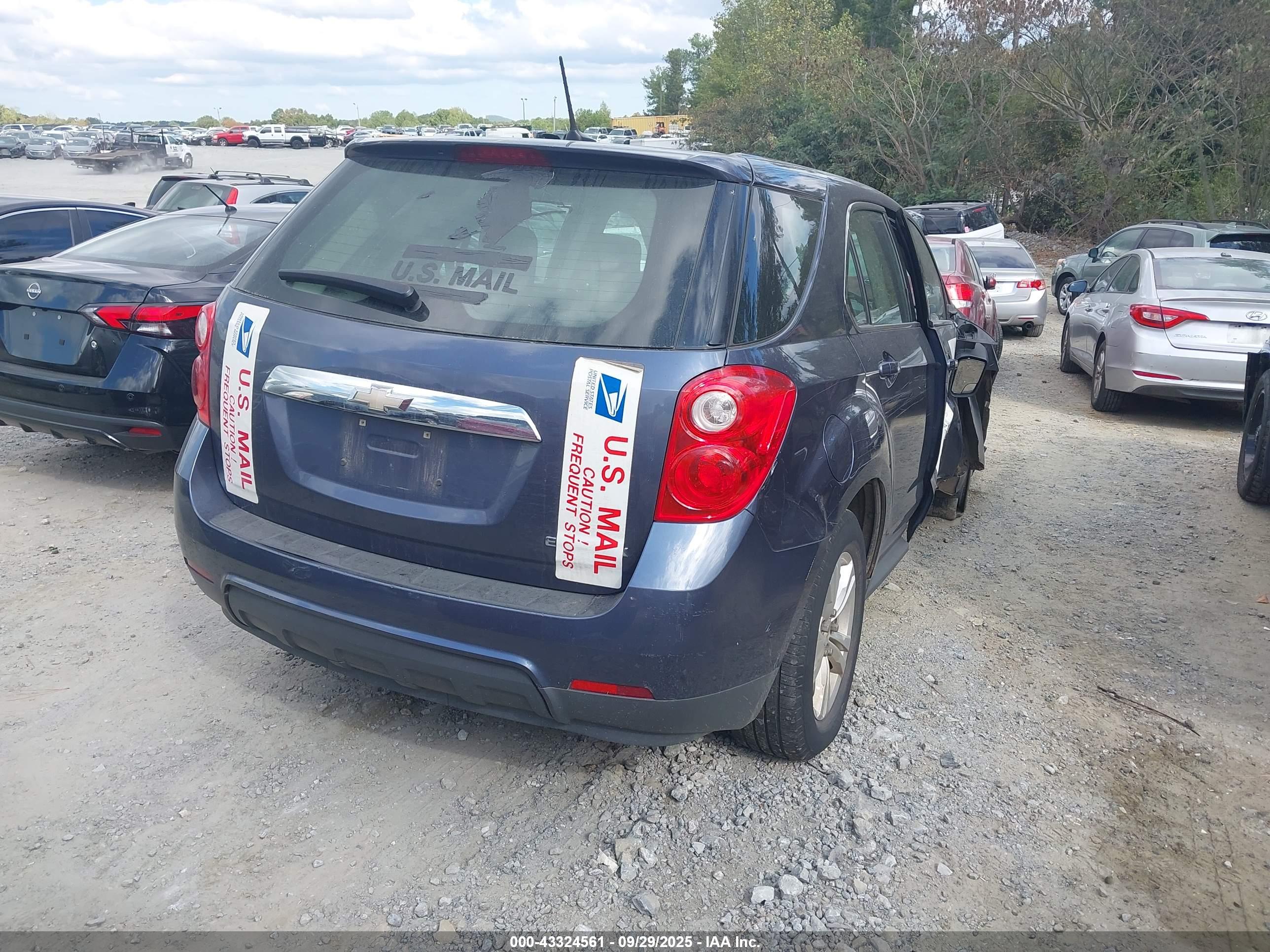 CHEVROLET EQUINOX image 4