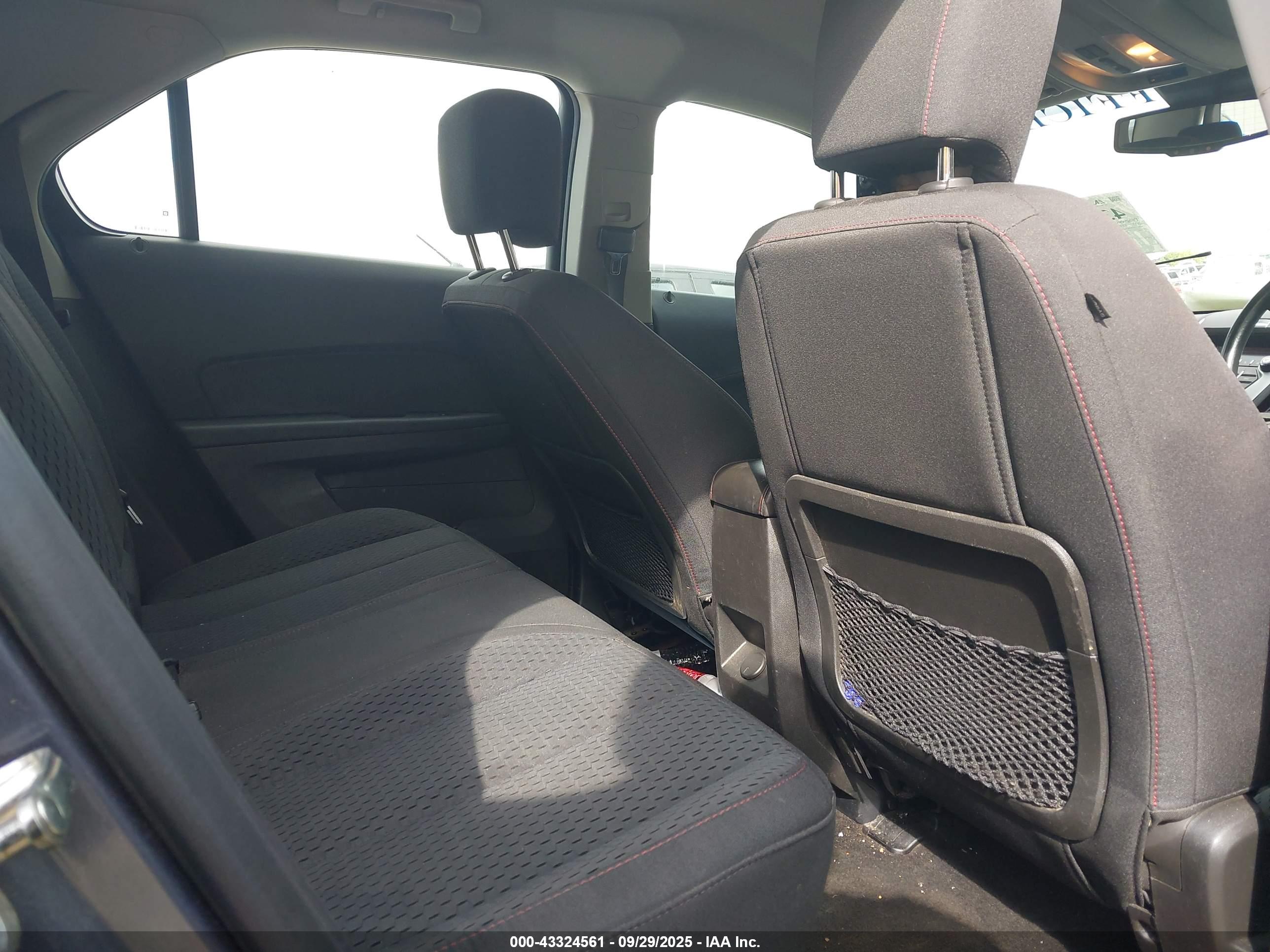 CHEVROLET EQUINOX image 8
