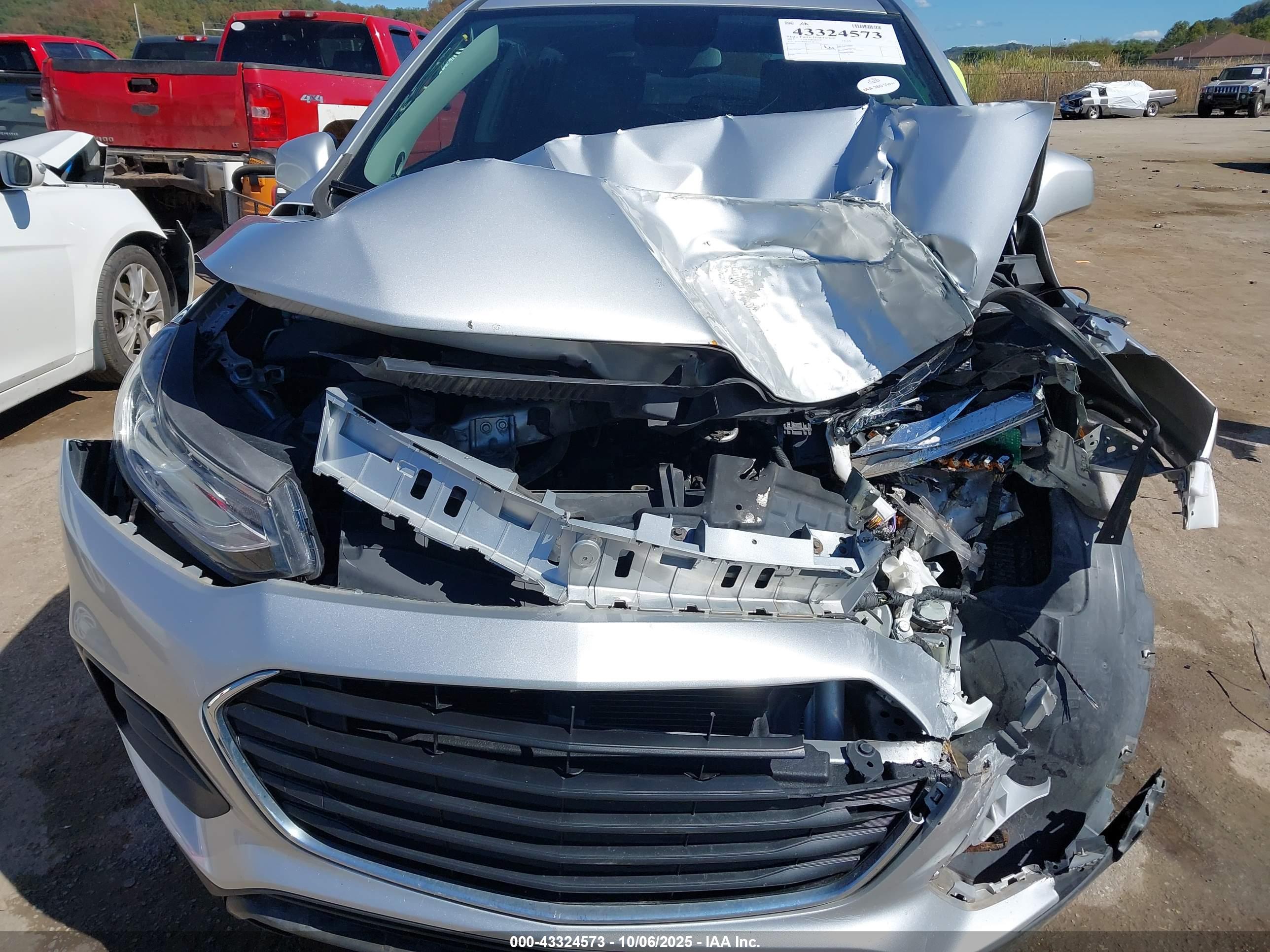 CHEVROLET TRAX image 6