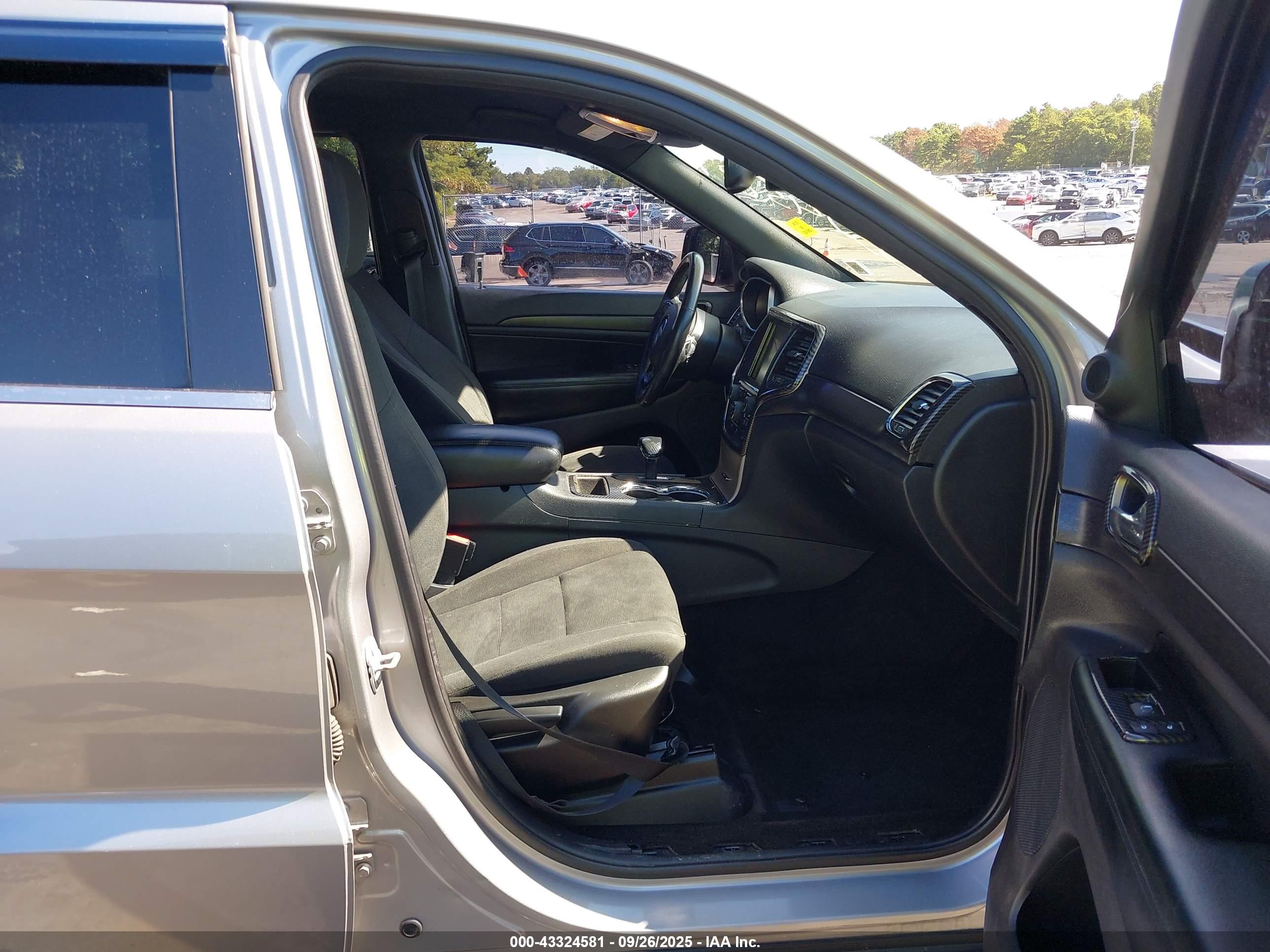 JEEP GRAND image 5