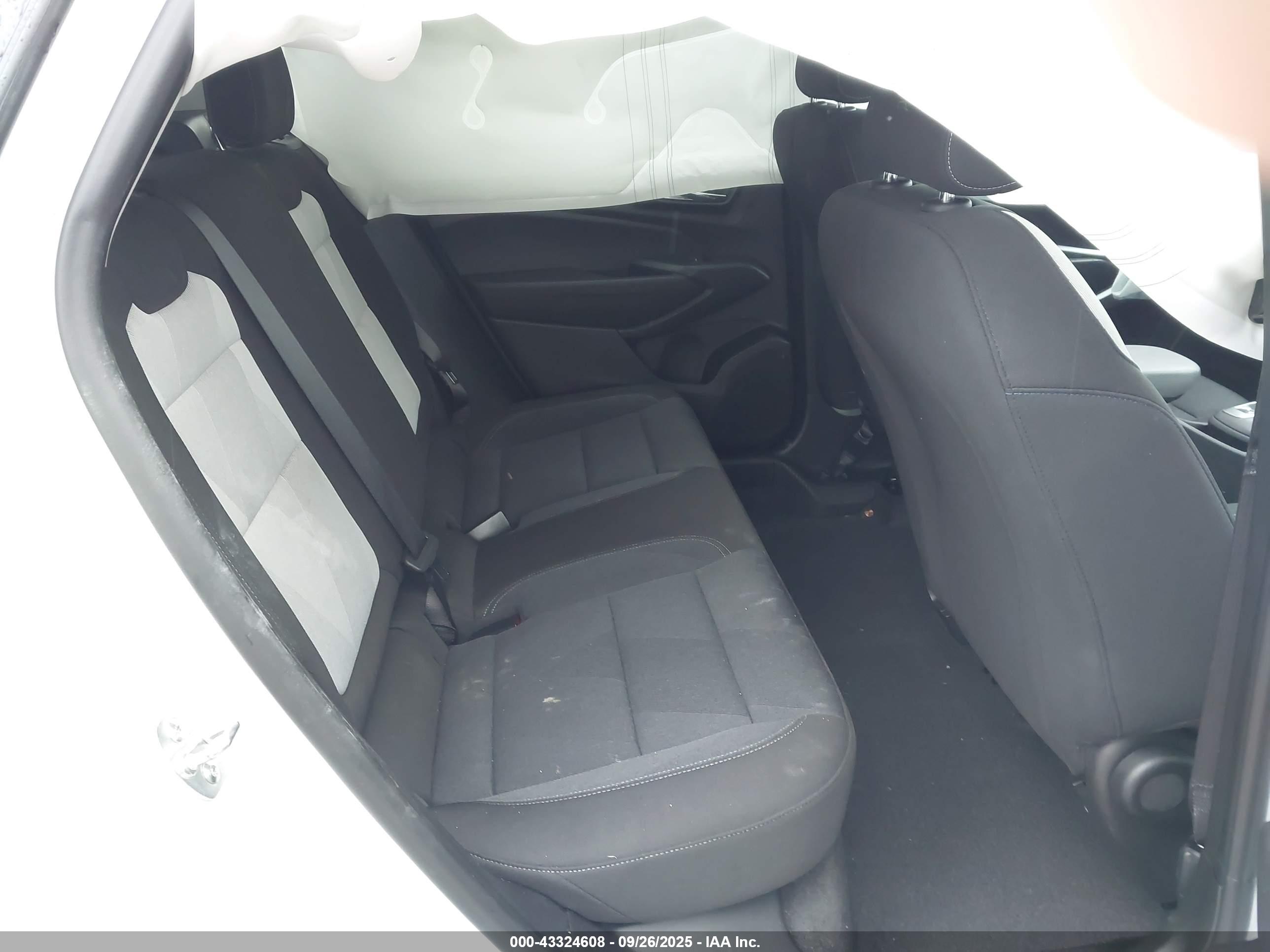 CHEVROLET TRAX image 8