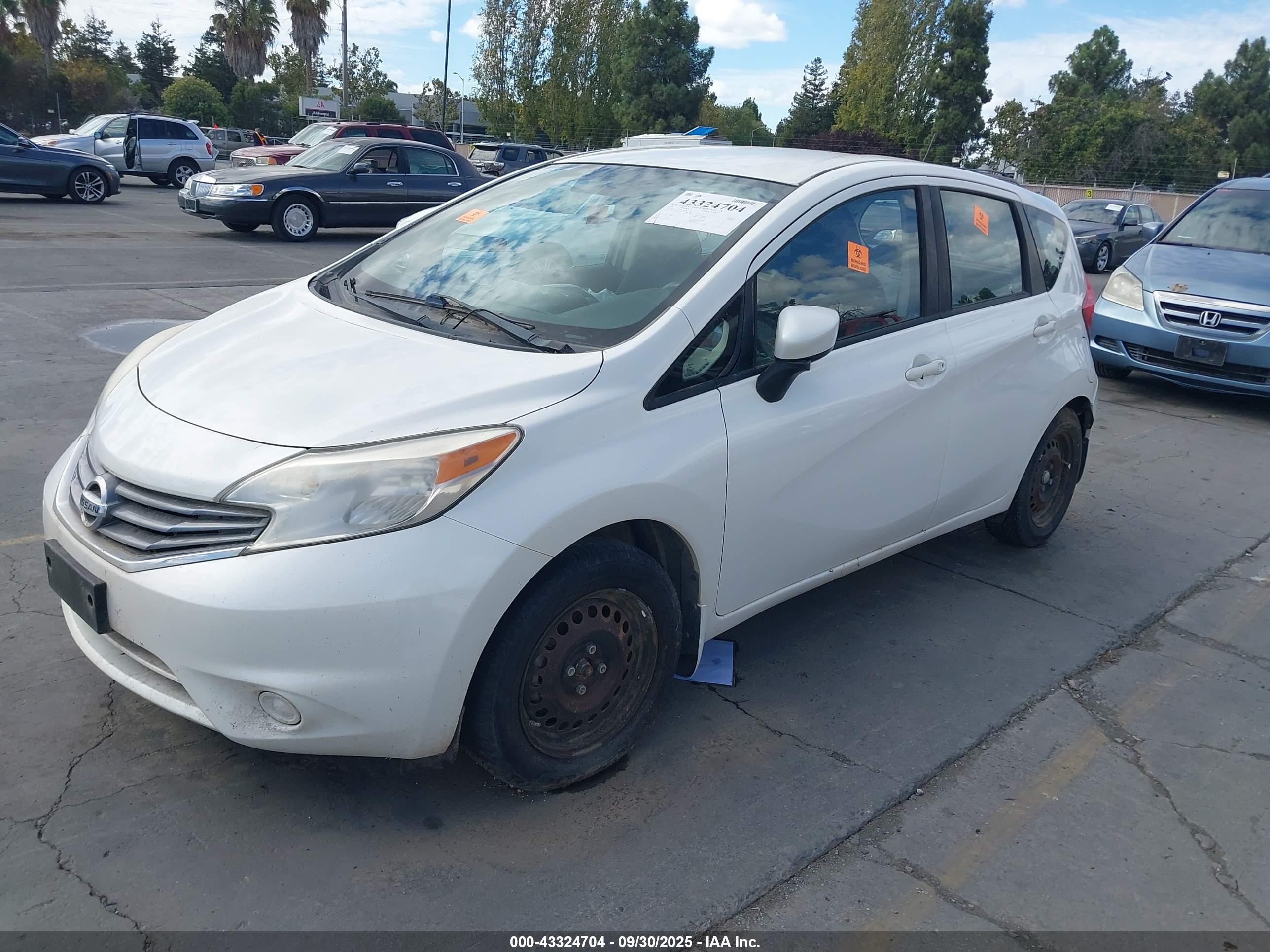 NISSAN VERSA image 2