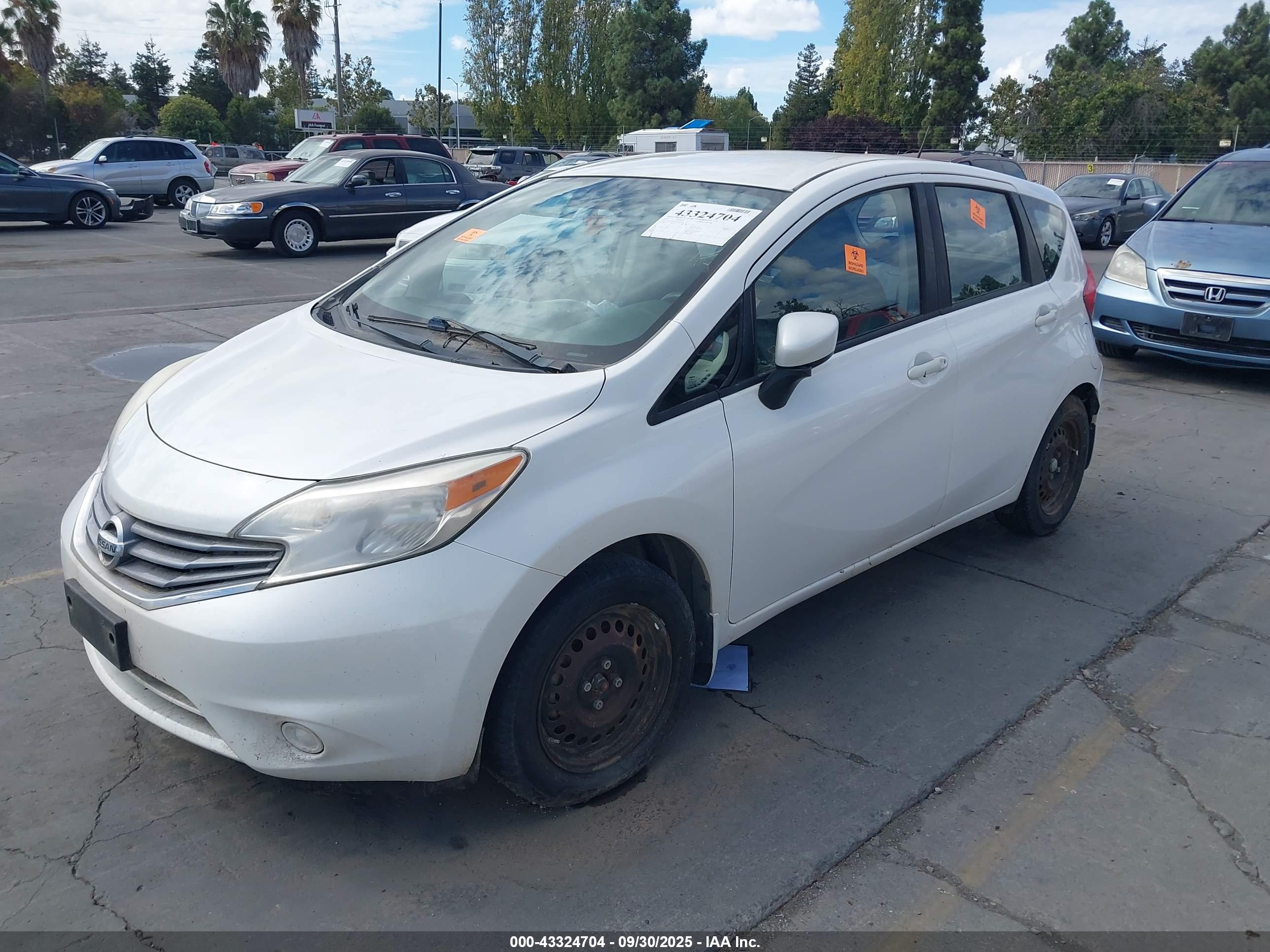 NISSAN VERSA image 6