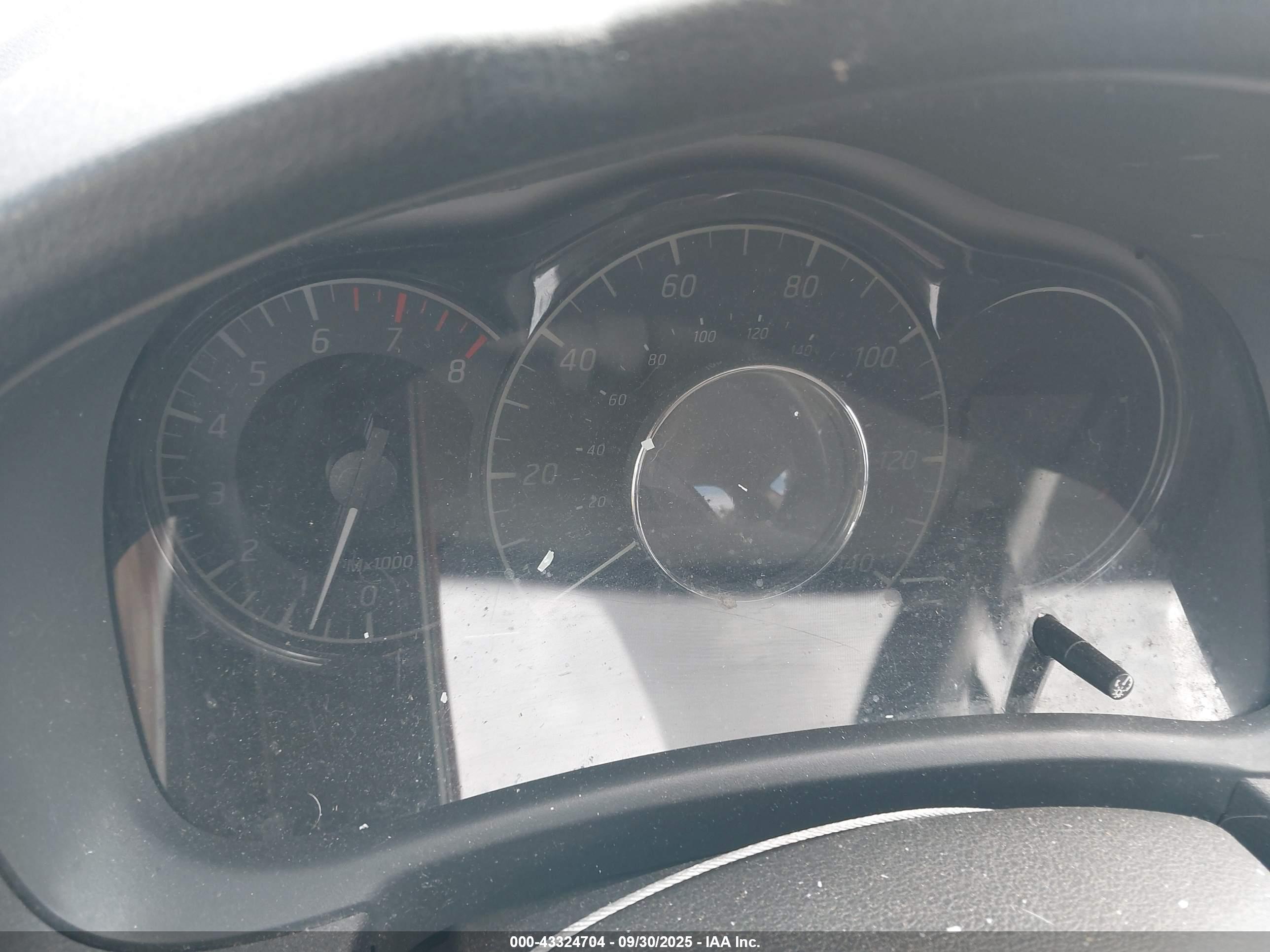 NISSAN VERSA image 7