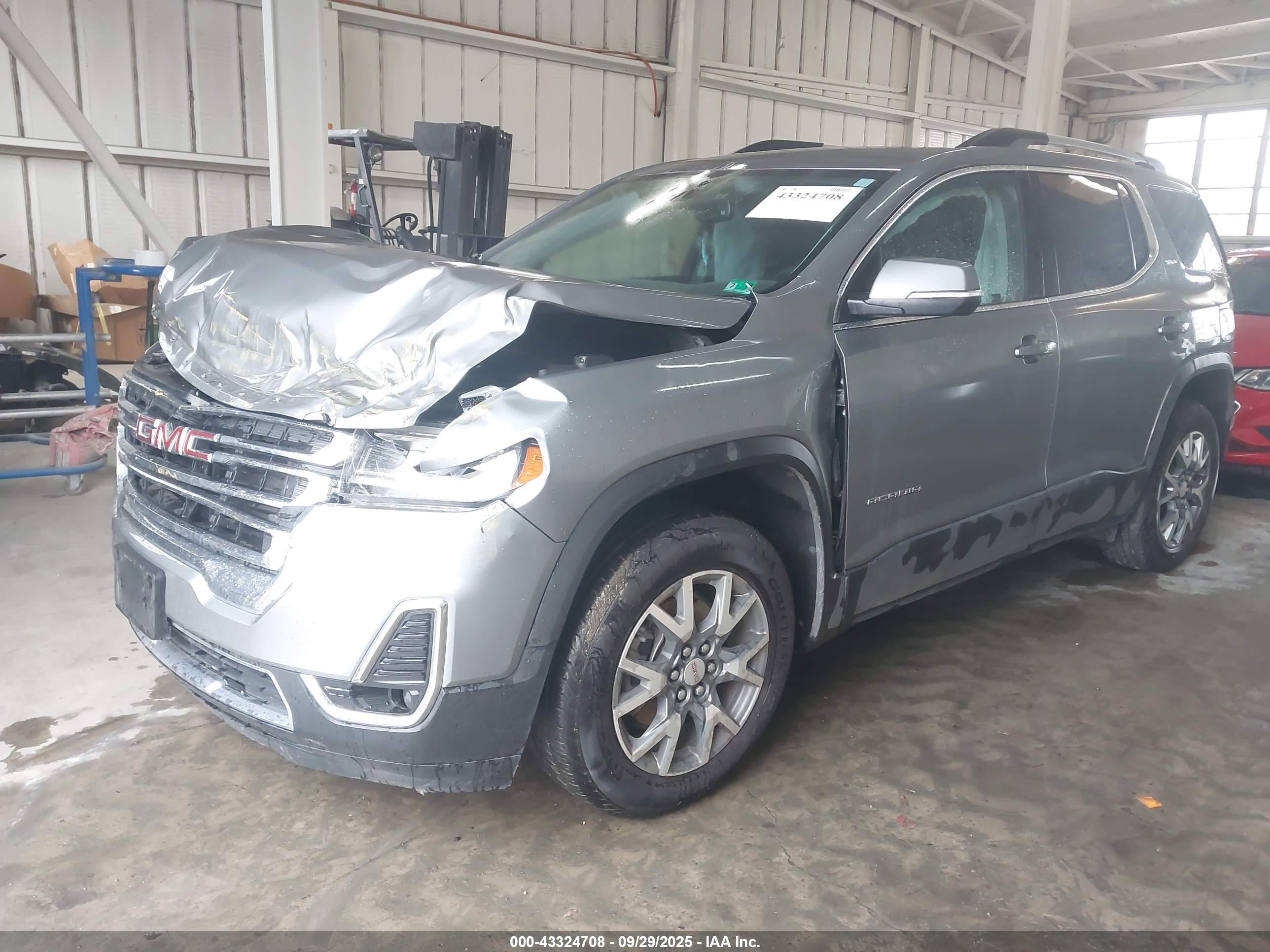 GMC ACADIA image 6