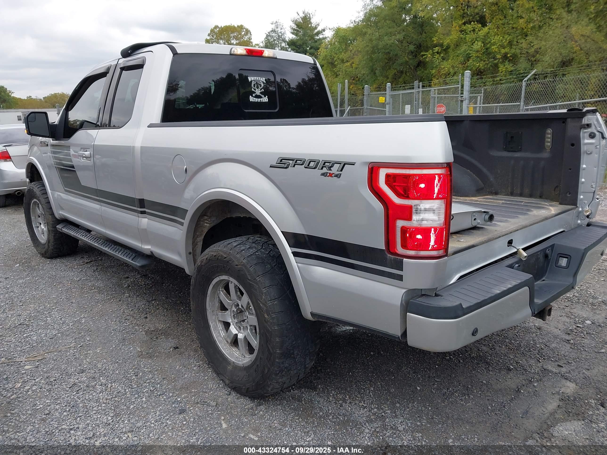 FORD F-150 image 3