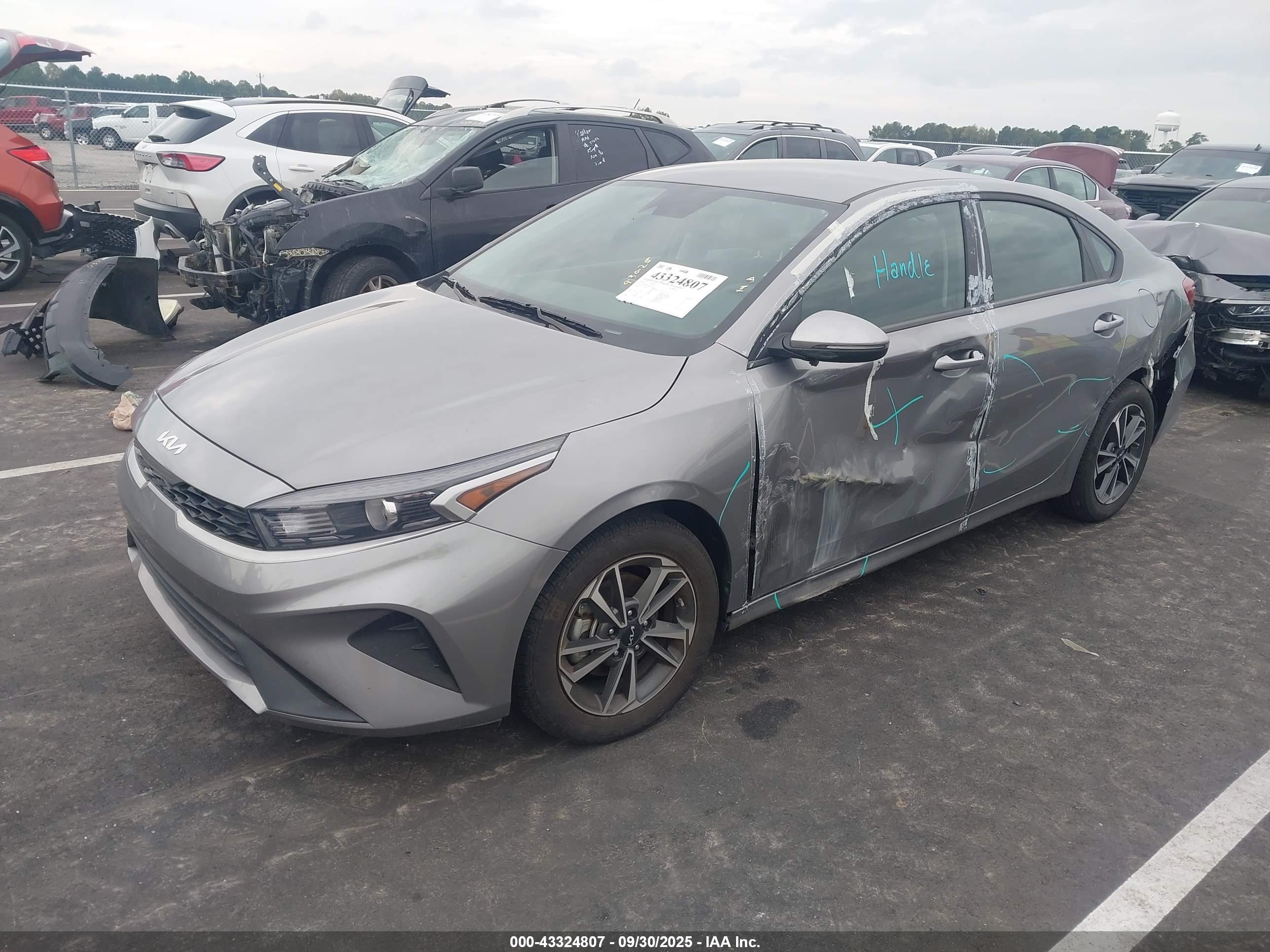 KIA FORTE image 2